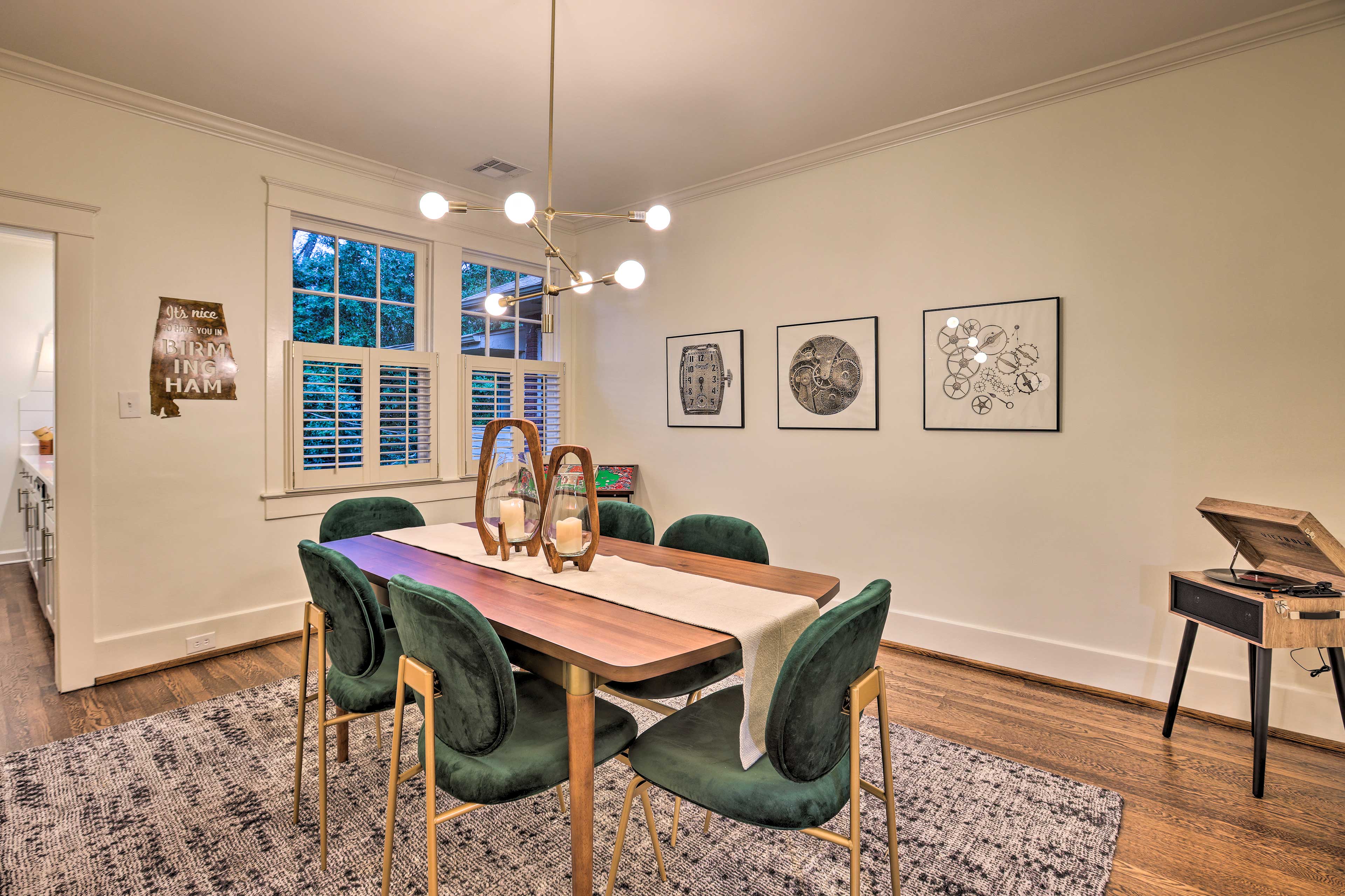 Dining Area | Dishware/Flatware Provided | Record Player | Board Games