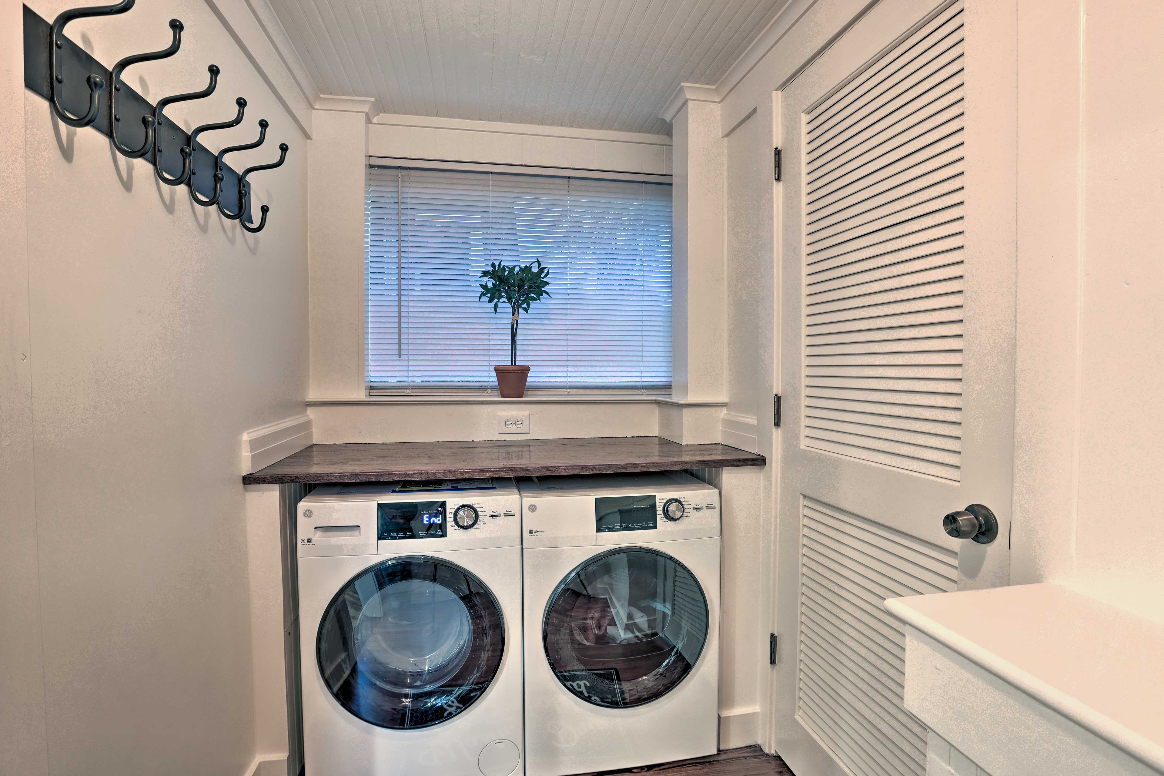 In-Unit Washer & Dryer | Laundry Detergent