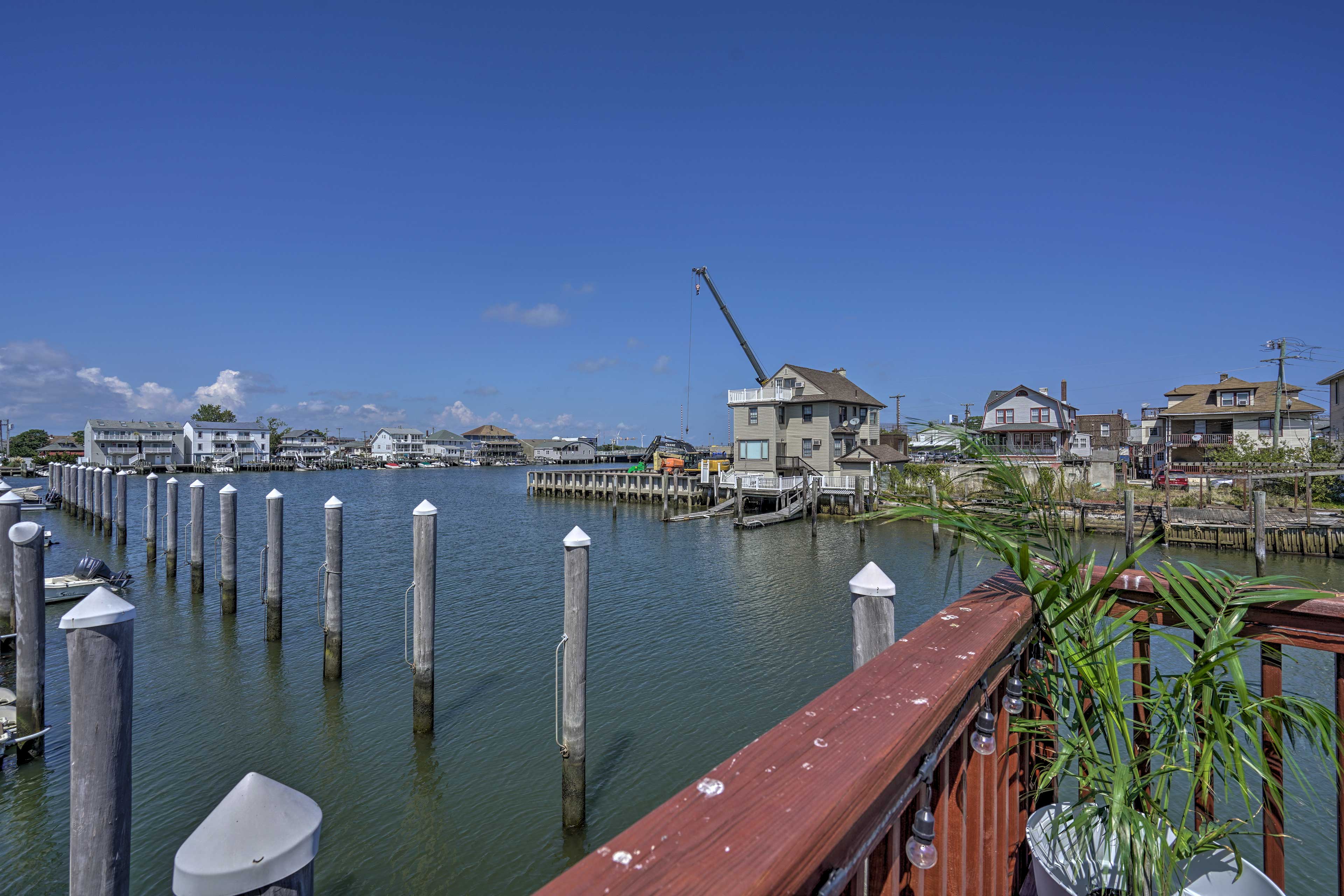 Private Waterfront Deck