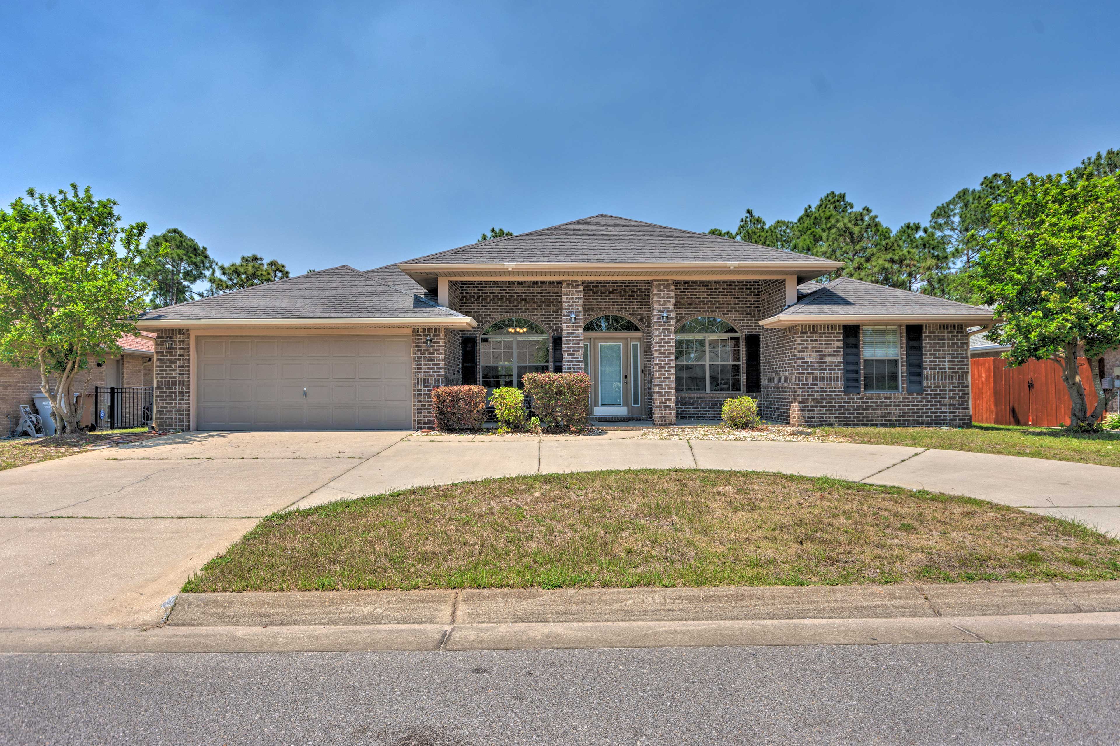 Navarre Vacation Rental | 4BR | 2BA | 2,181 Sq Ft | 2 External Steps