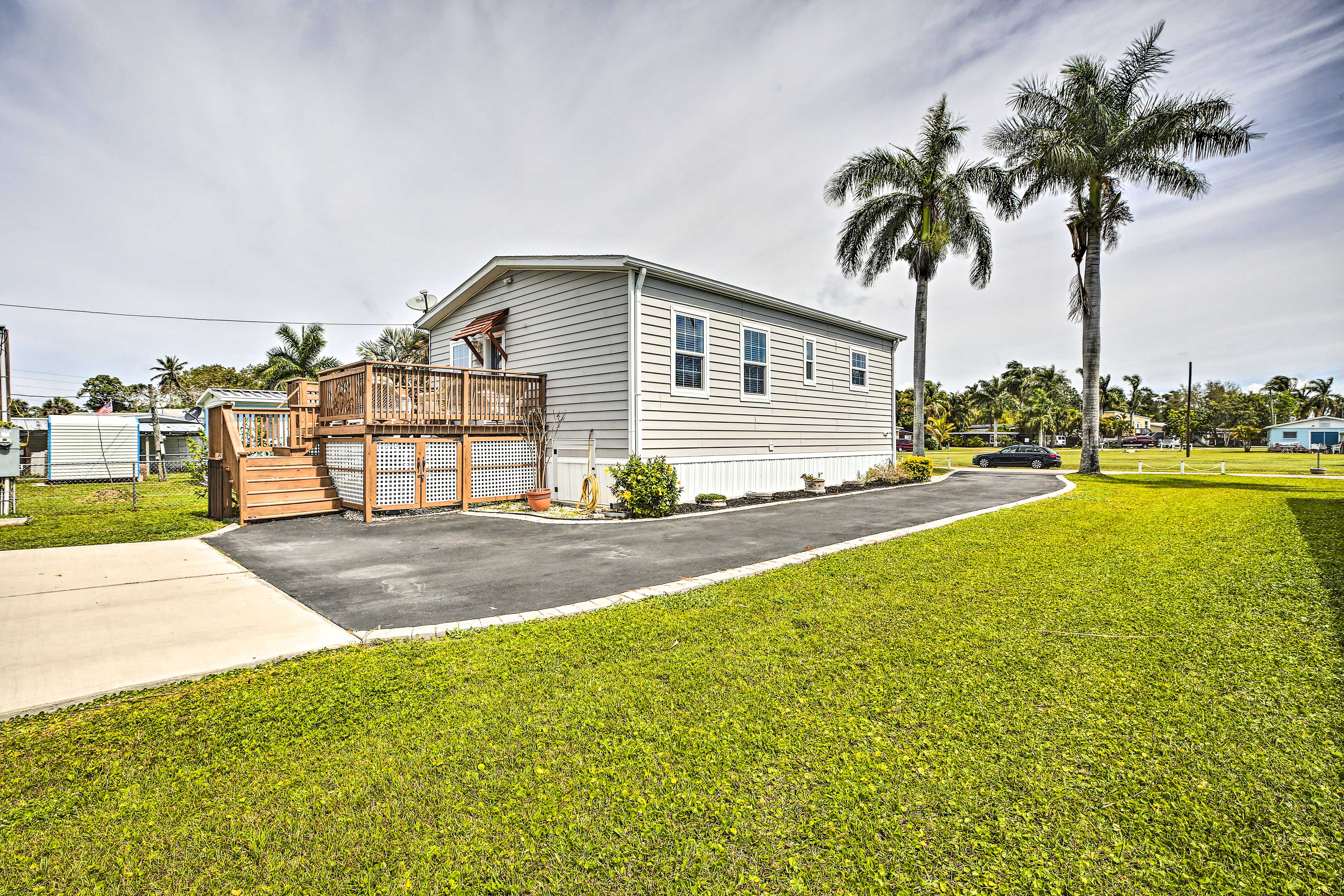 Parking | Driveway (3 Vehicles)