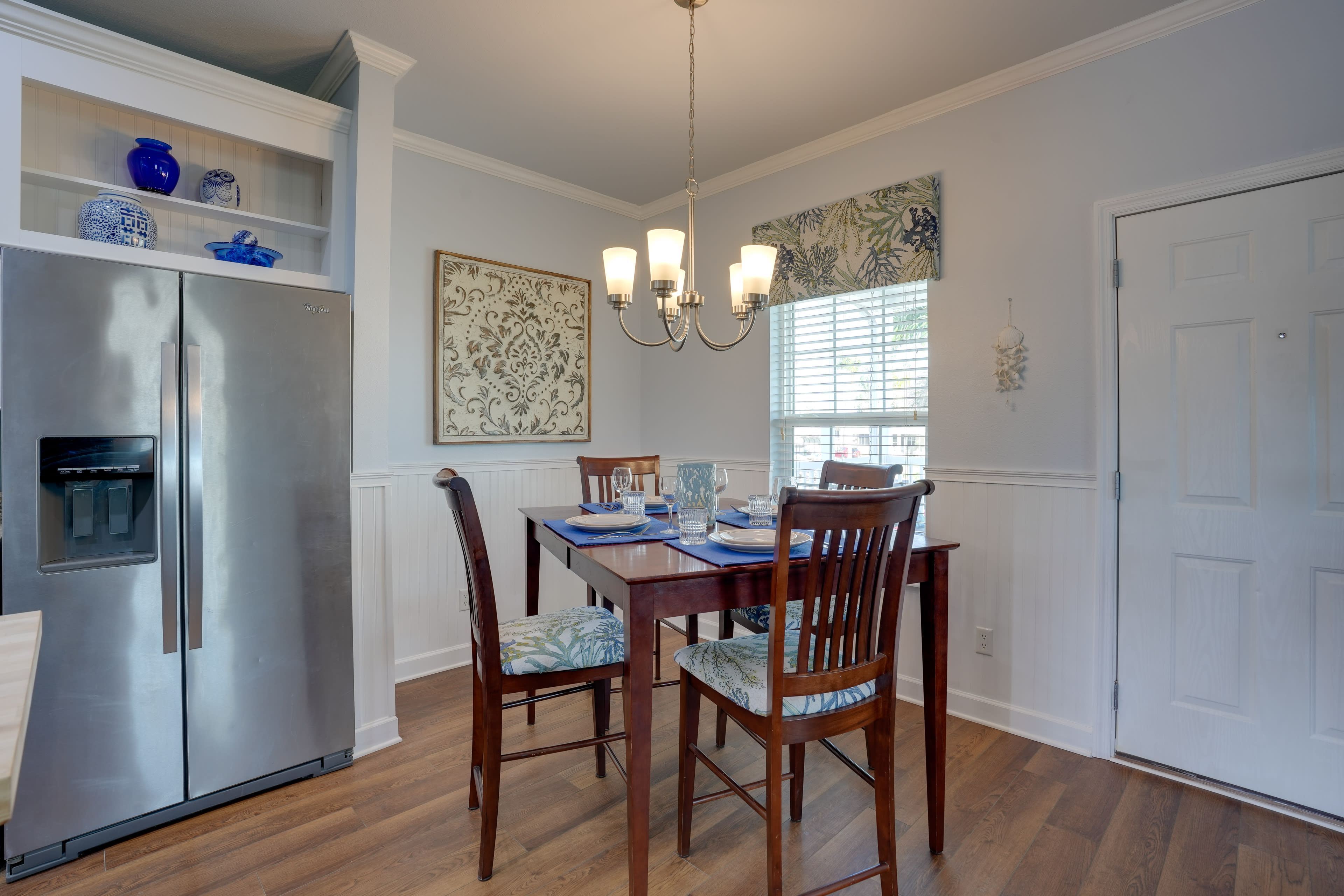 Dining Area | Dishware Provided | High Chair