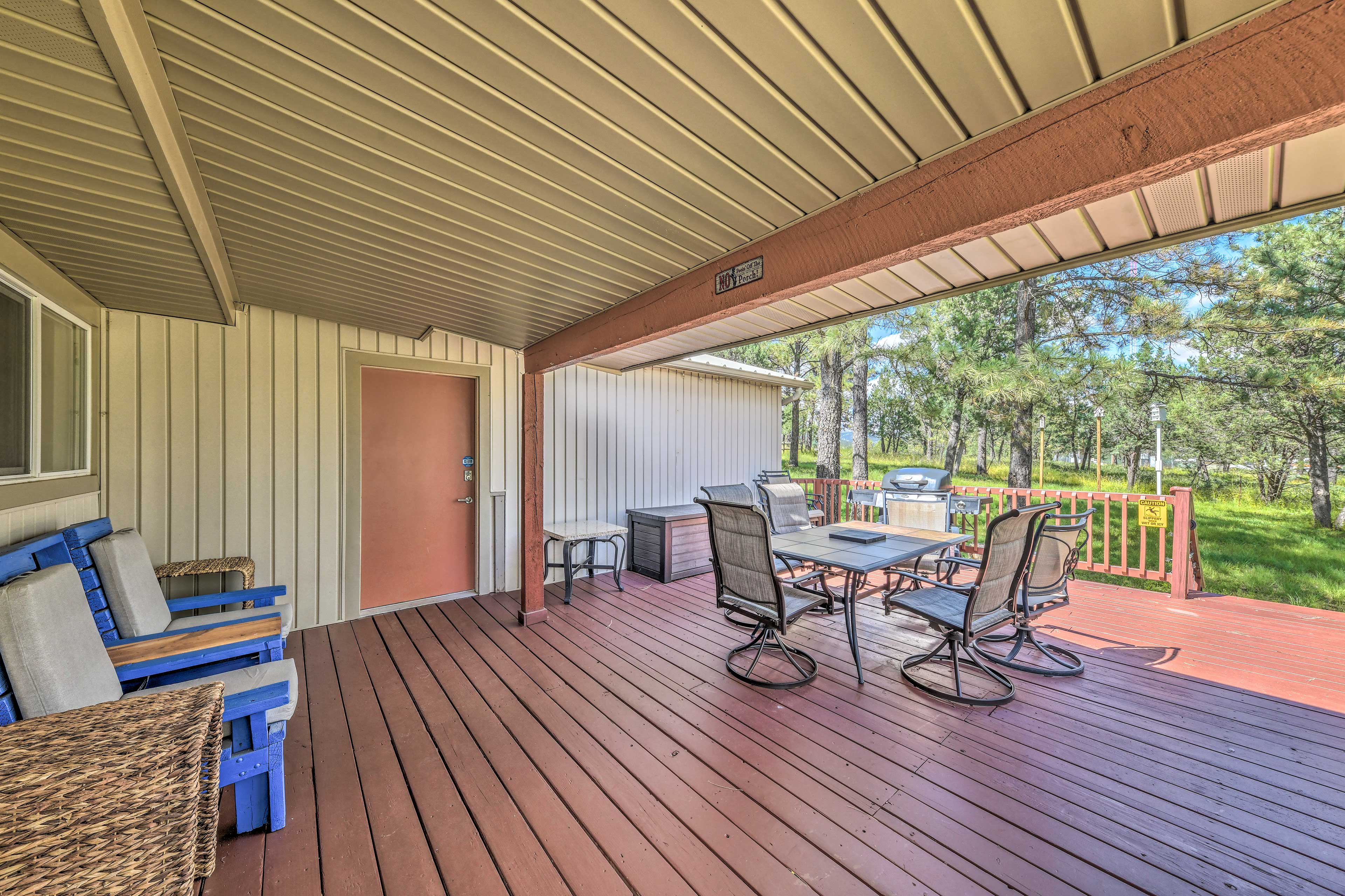 Deck | Outdoor Dining