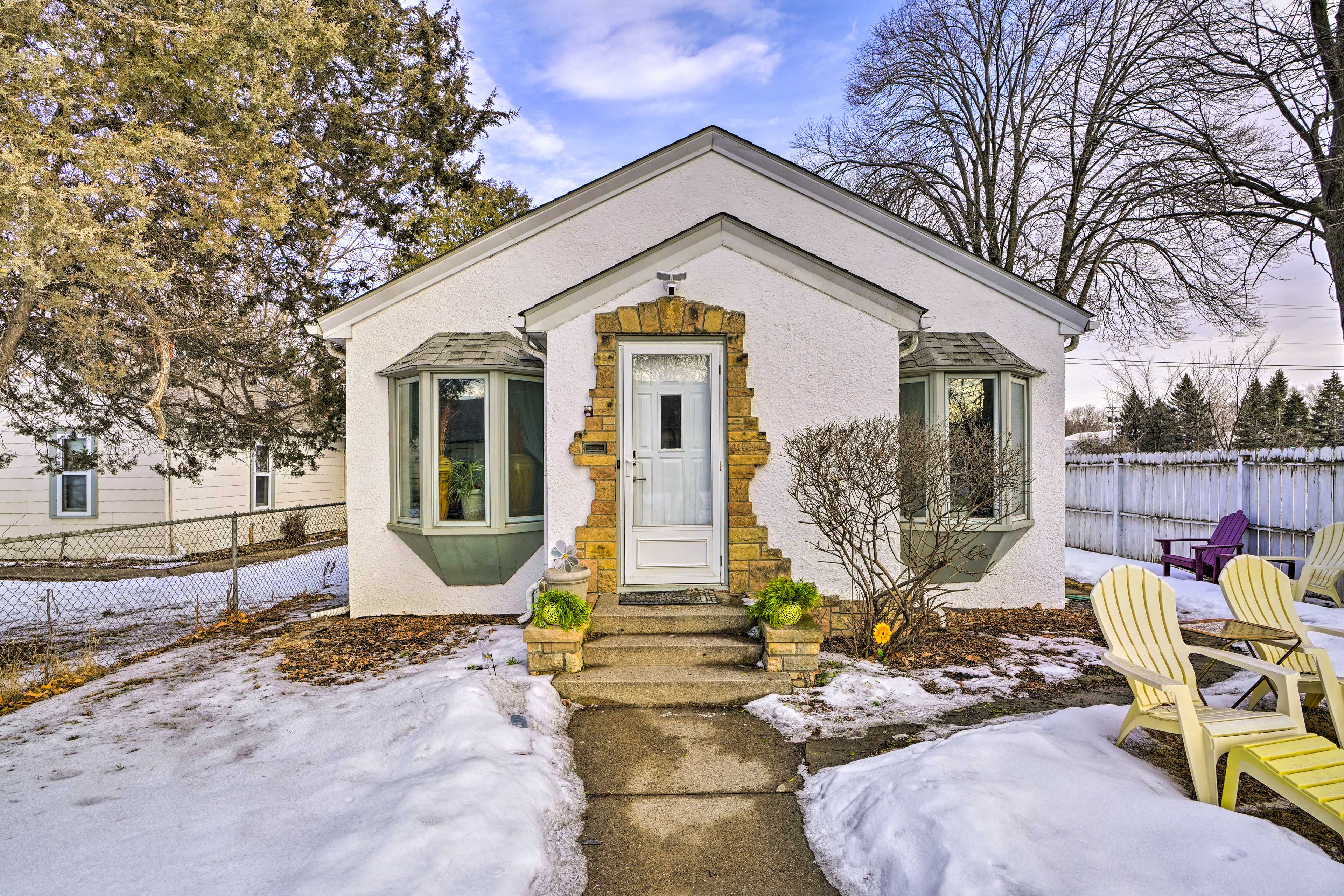 Minneapolis Vacation Rental | 2BR | 1BA | 1,100 Sq Ft | 3 Steps Required
