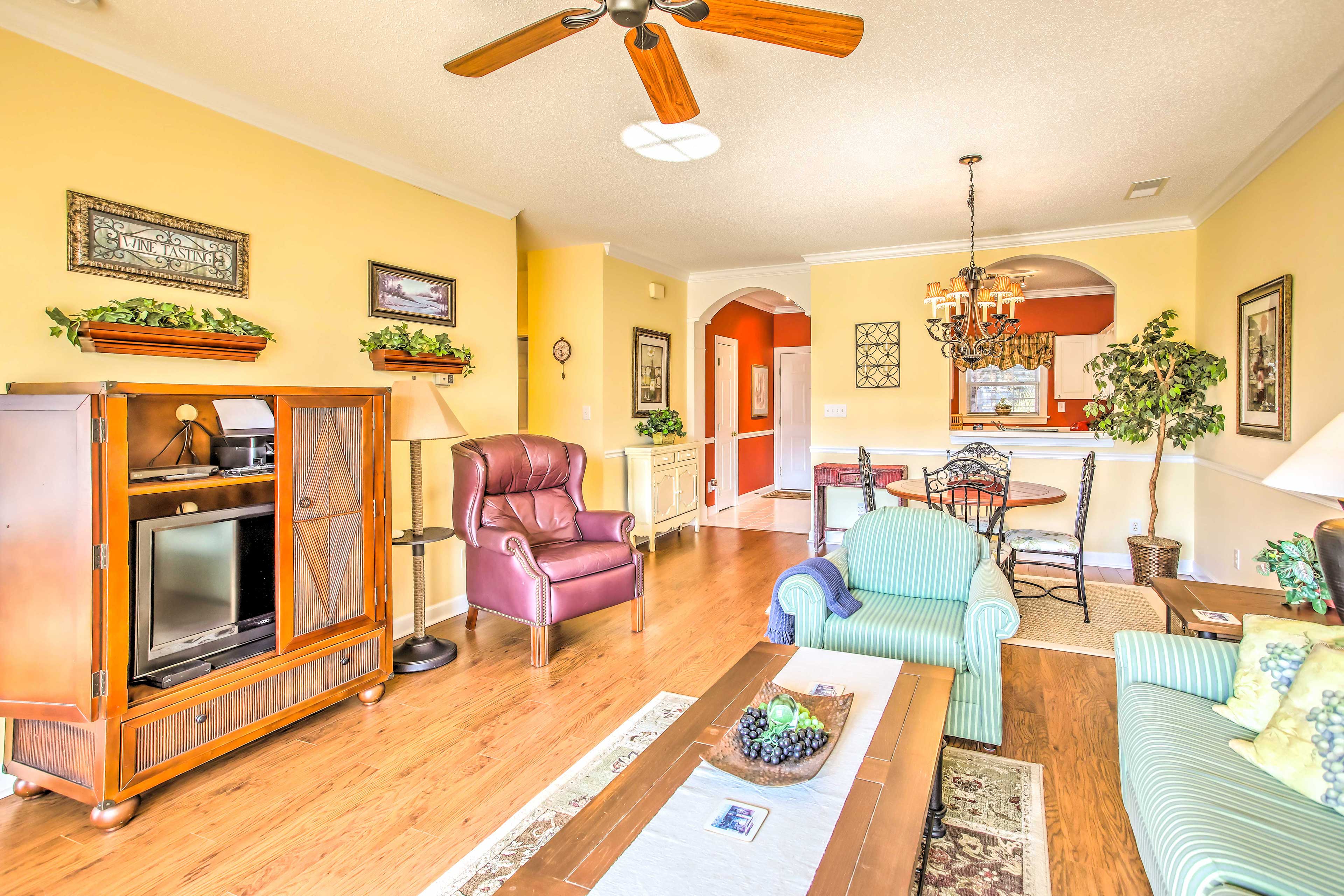 Living Room | 2nd-Floor Unit | Single-Story Condo