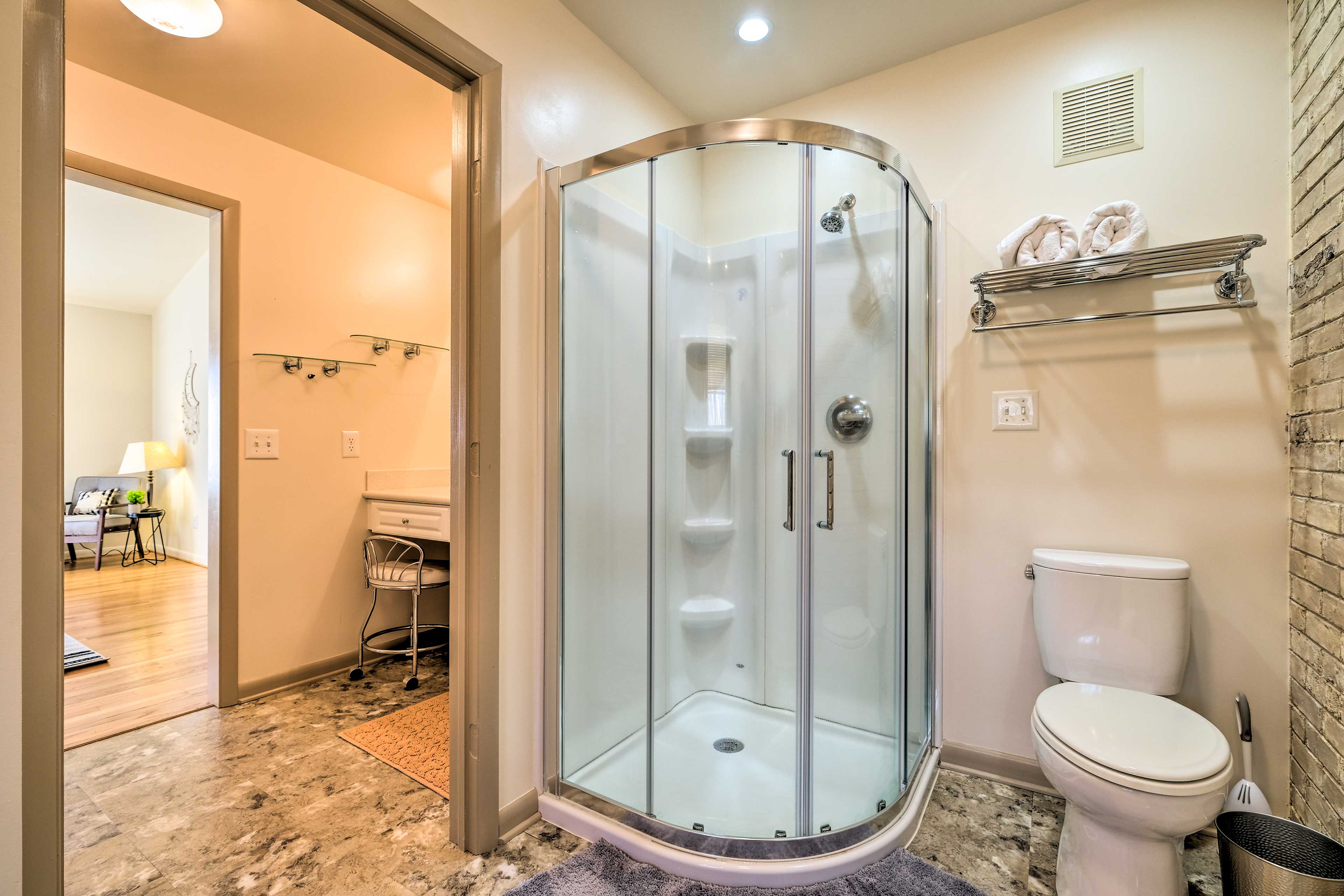 Full En-Suite Bathroom | Complimentary Toiletries