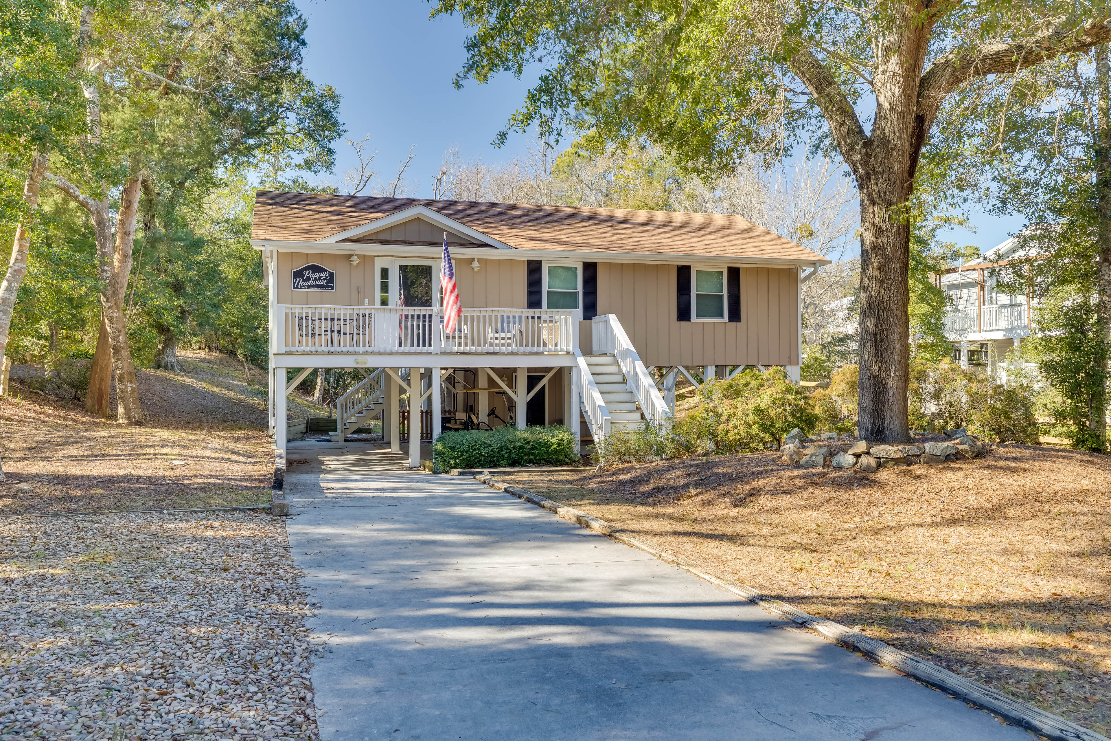 Emerald Isle Vacation Rental | 3BR | 2BA | 1,000 Sq Ft | Steps Required