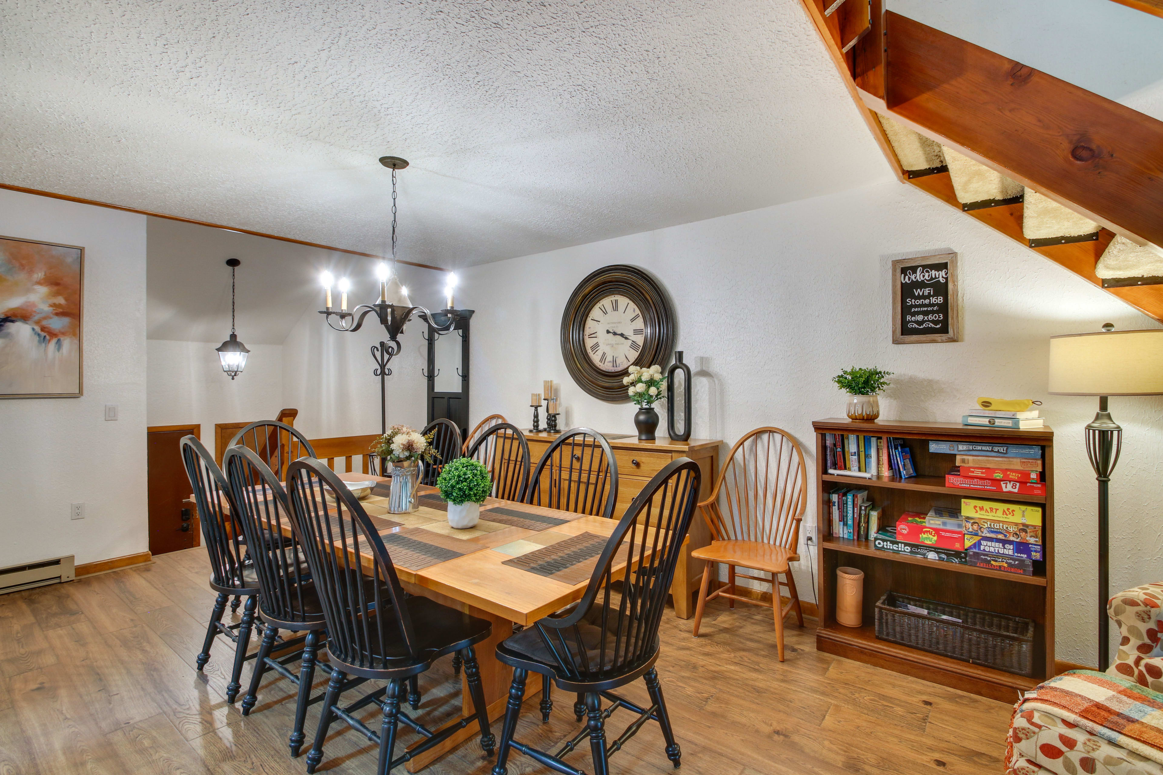 Dining Room | Dishware/Flatware Provided | Main Level