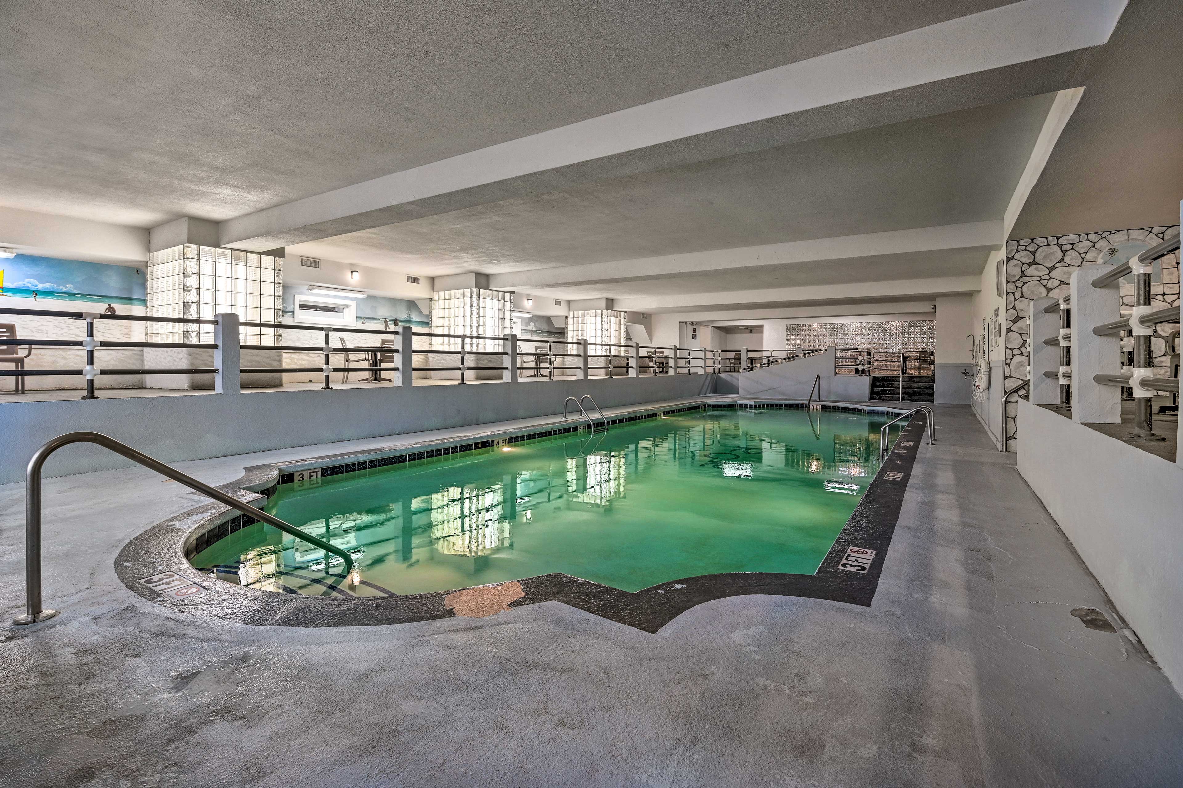 Community Amenities | Heated Indoor Pool