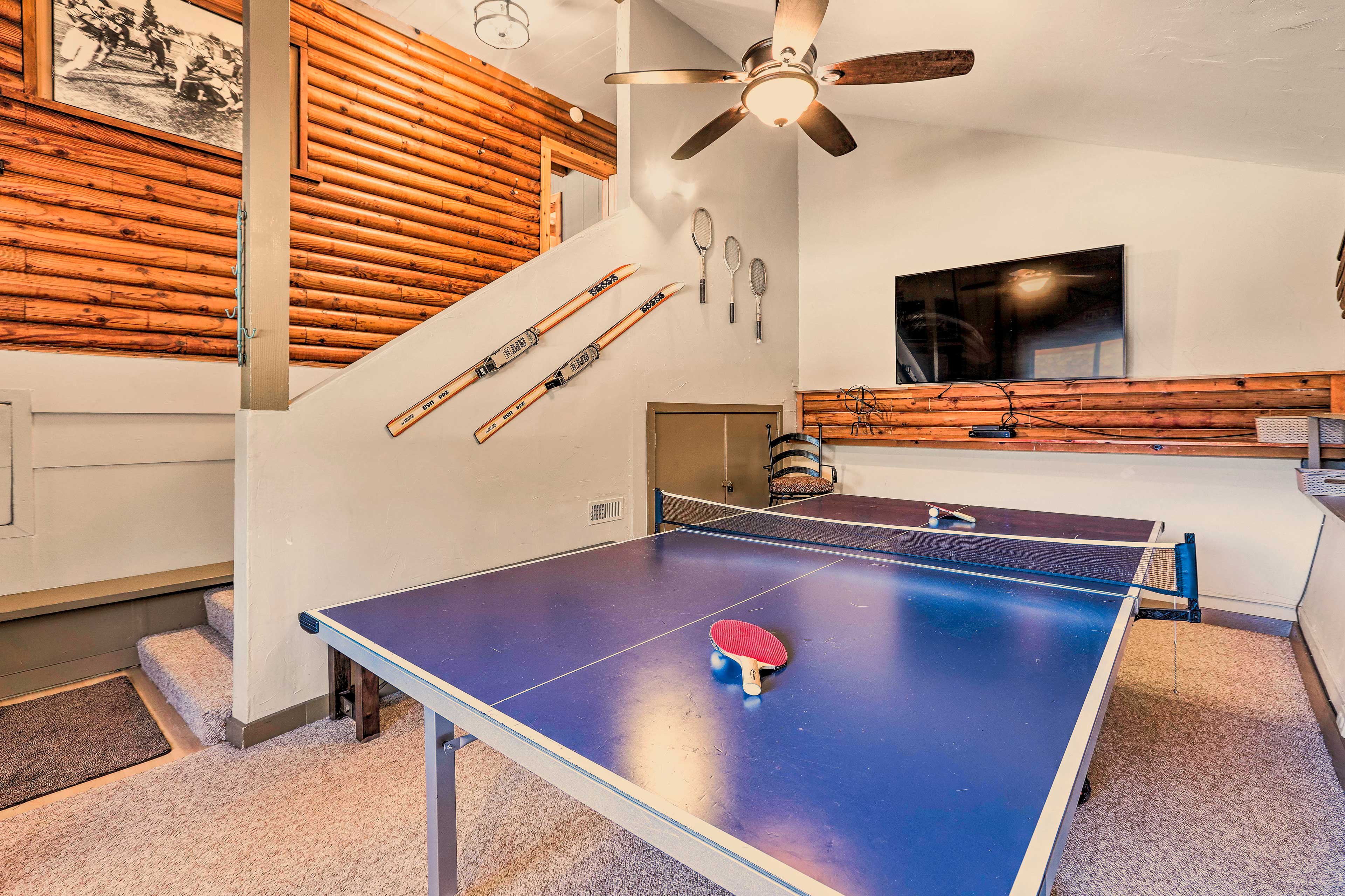 Bedroom 4 (Game Room) | Smart TV | Ping Pong Table