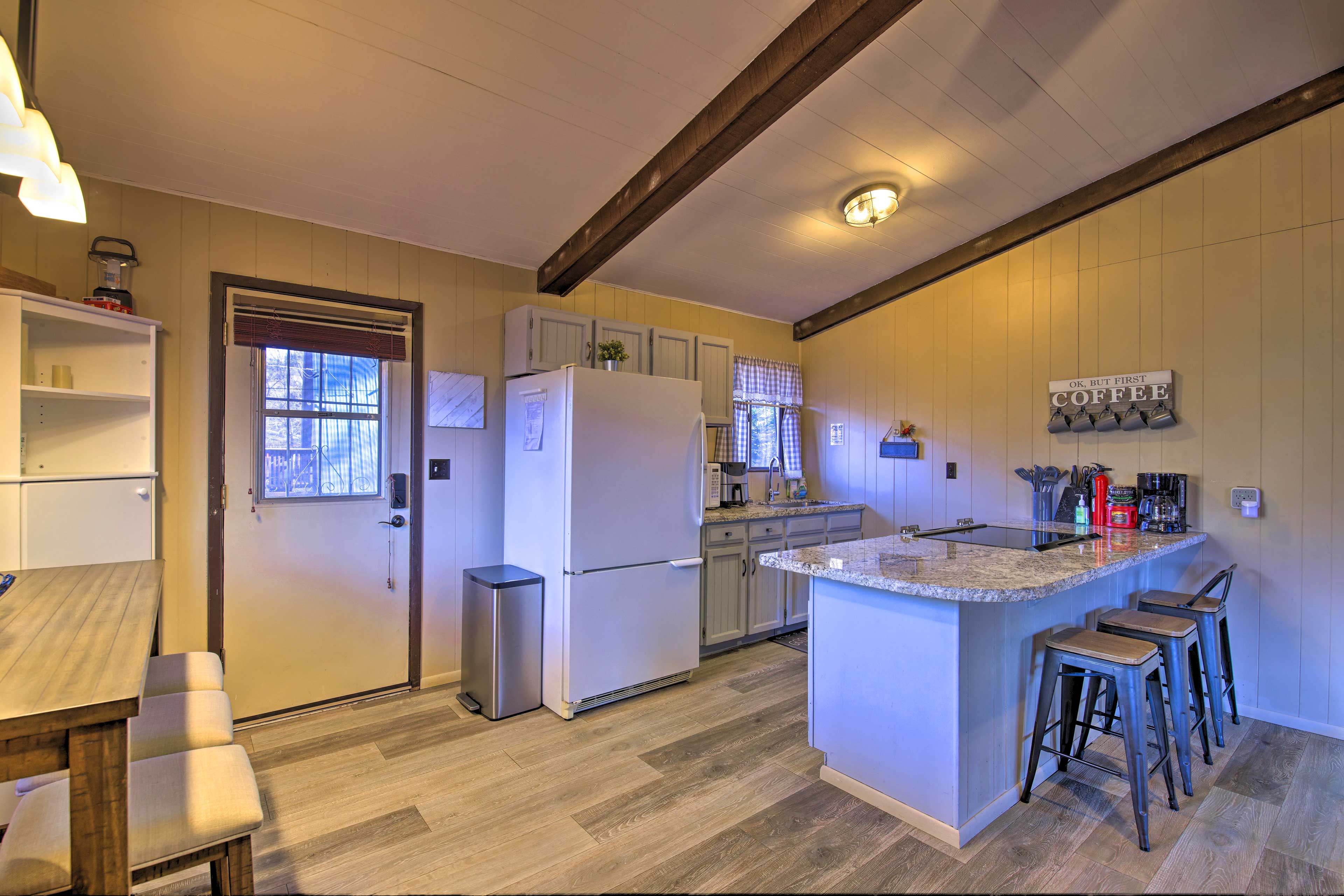 Kitchen | Fully Equipped w/ Cooking Basics