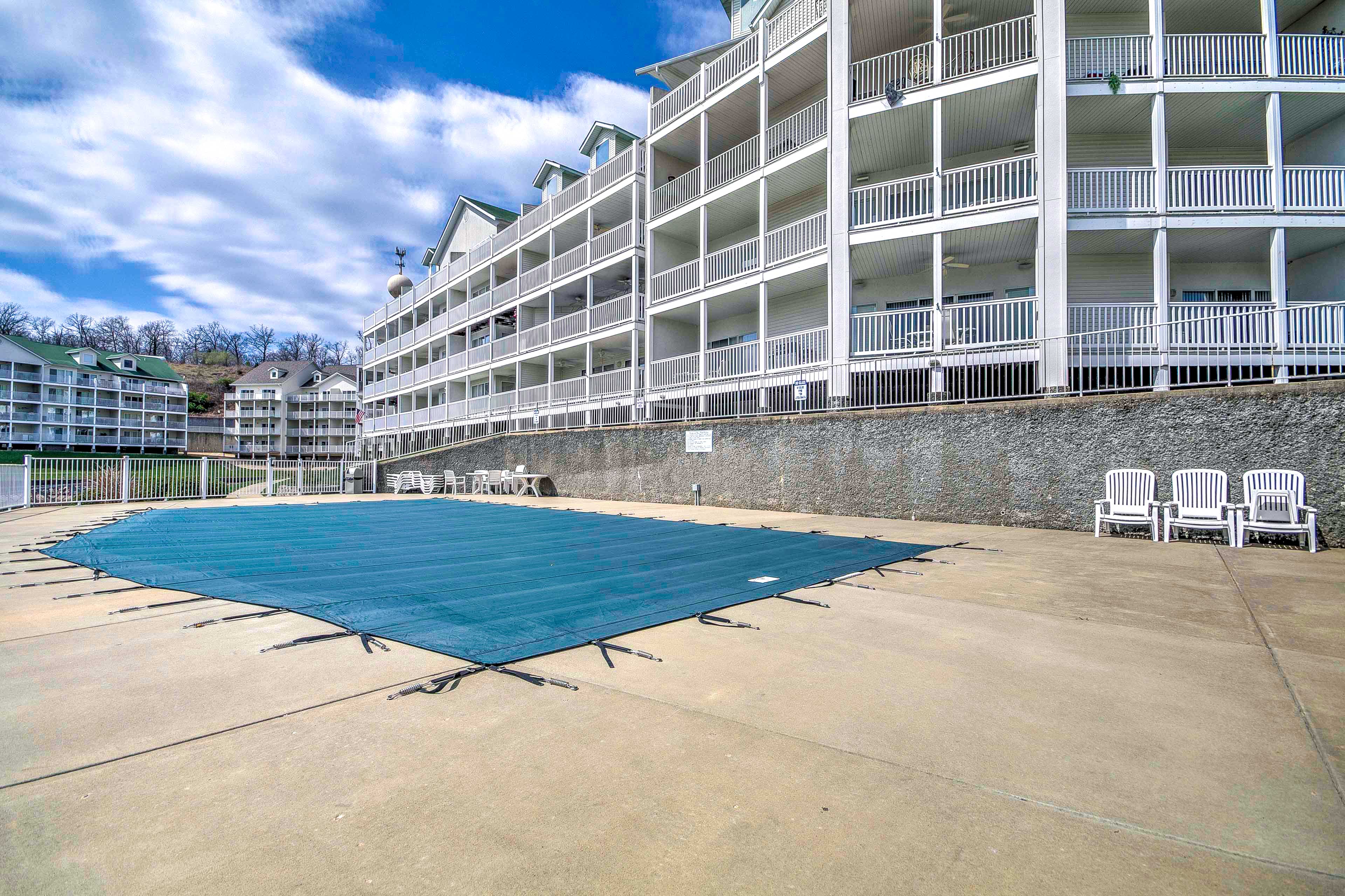 Community Amenities | Outdoor Pool