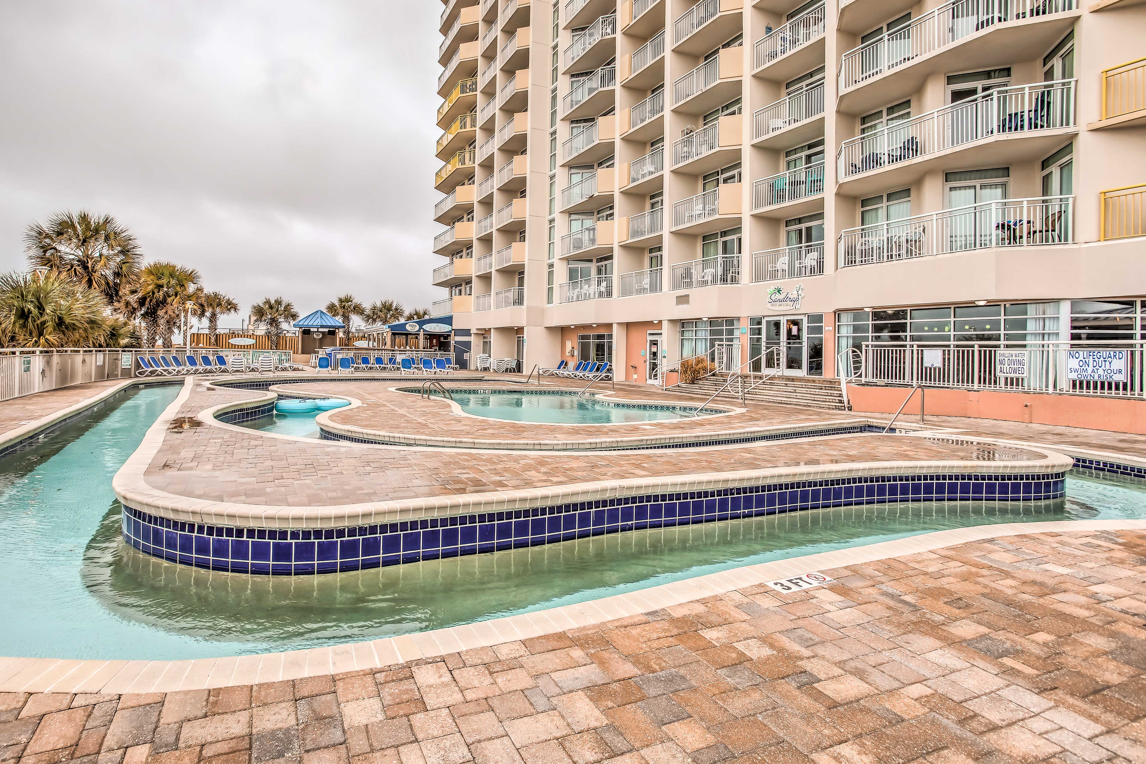 Community Amenities | Outdoor Lazy River