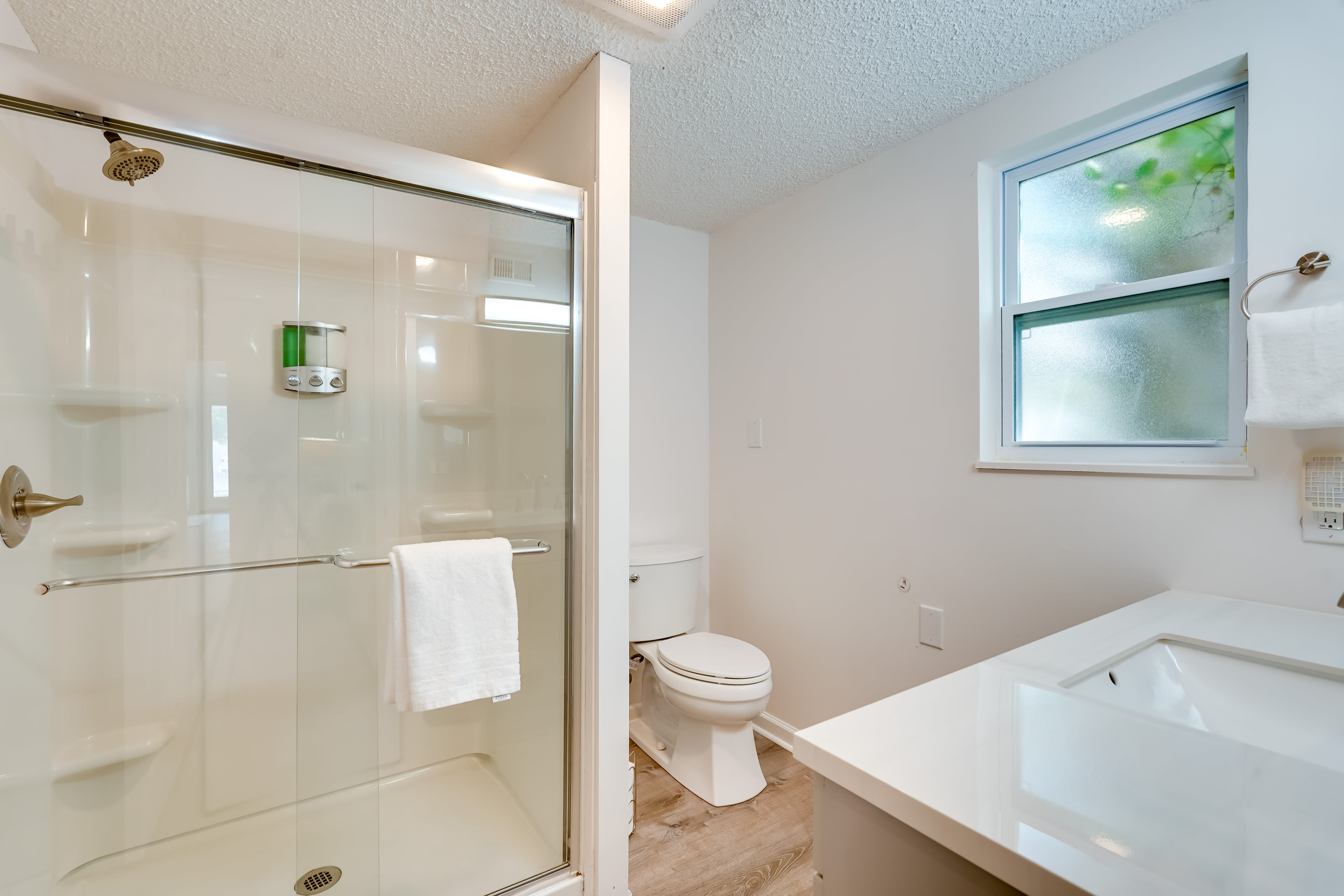 En-Suite Bathroom | Main Level | Towels & Linens Provided