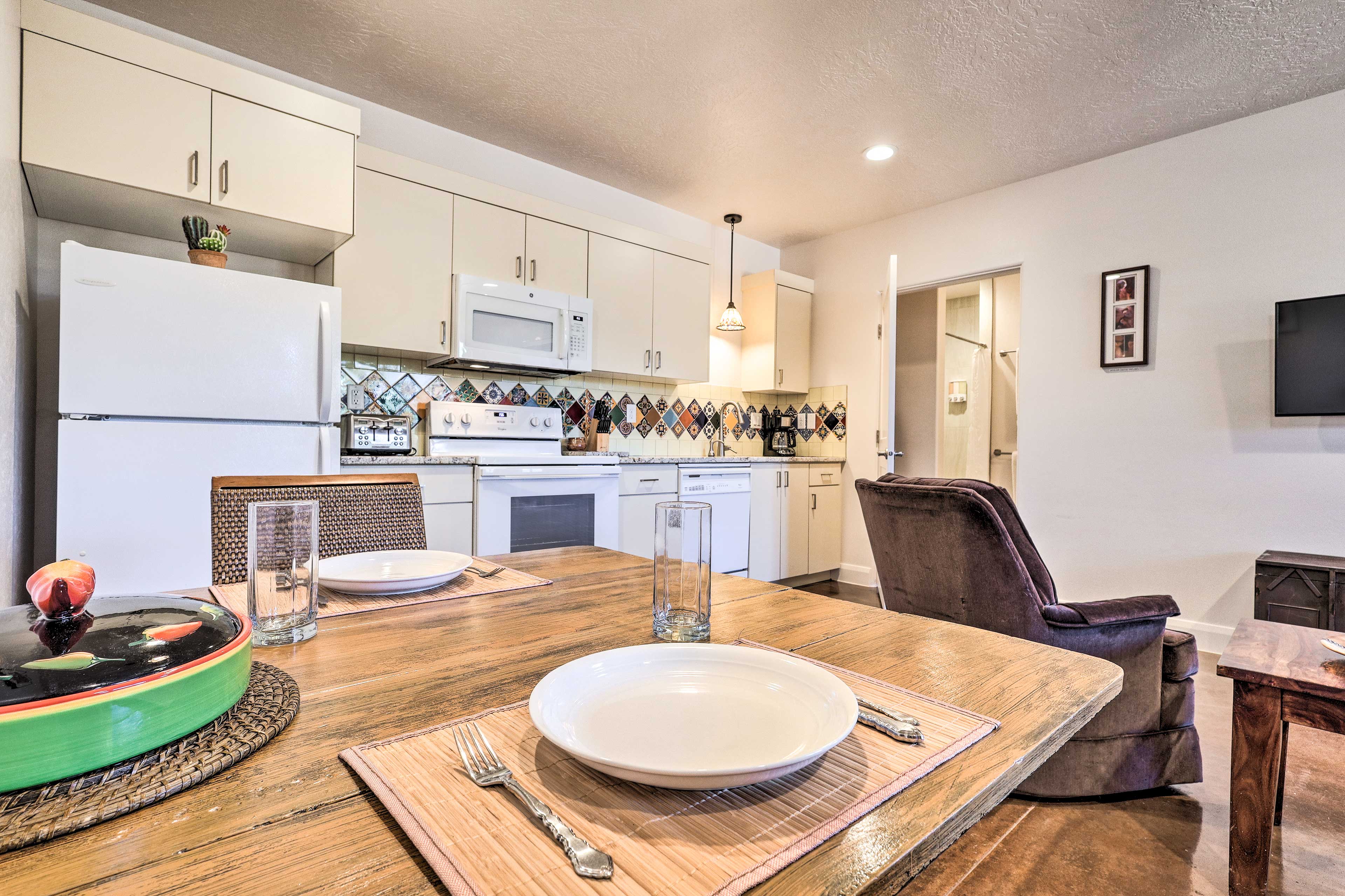 Dining Area | Dishware Provided