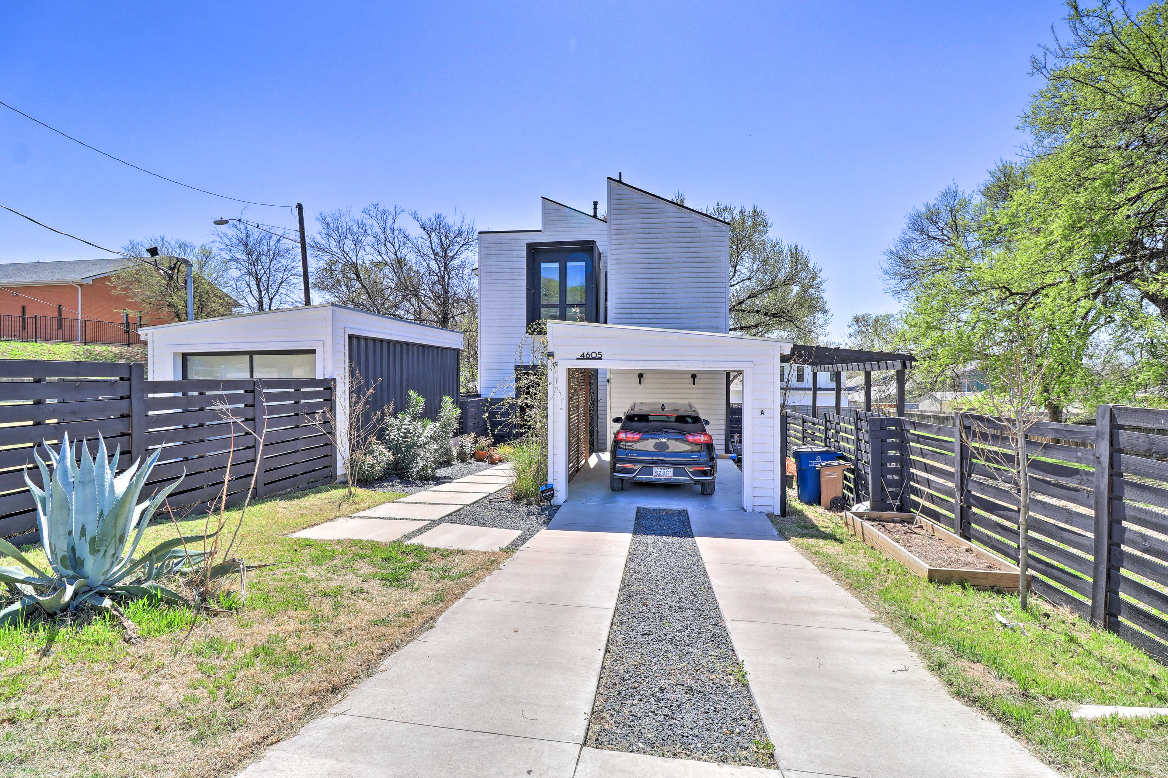 Parking | Driveway (2 Vehicles)