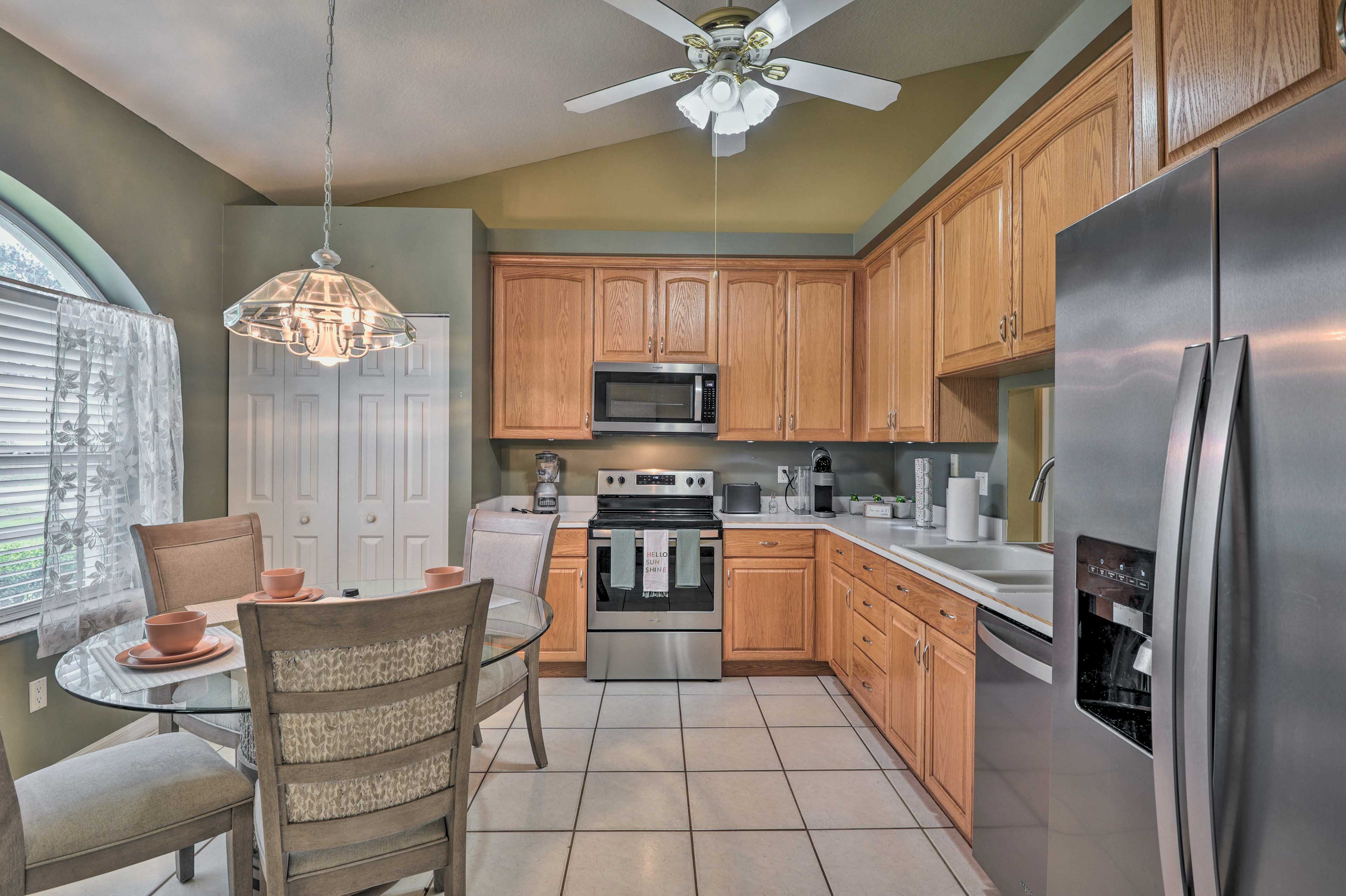 Fully Equipped Kitchen | Main Level | Dishwasher