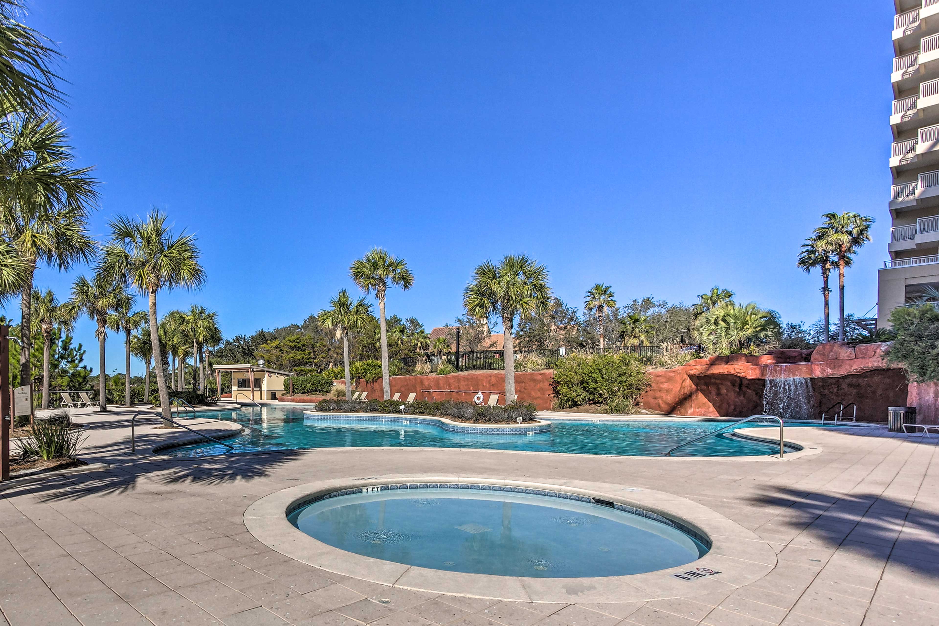 Community Amenities | Pool | Hot Tub