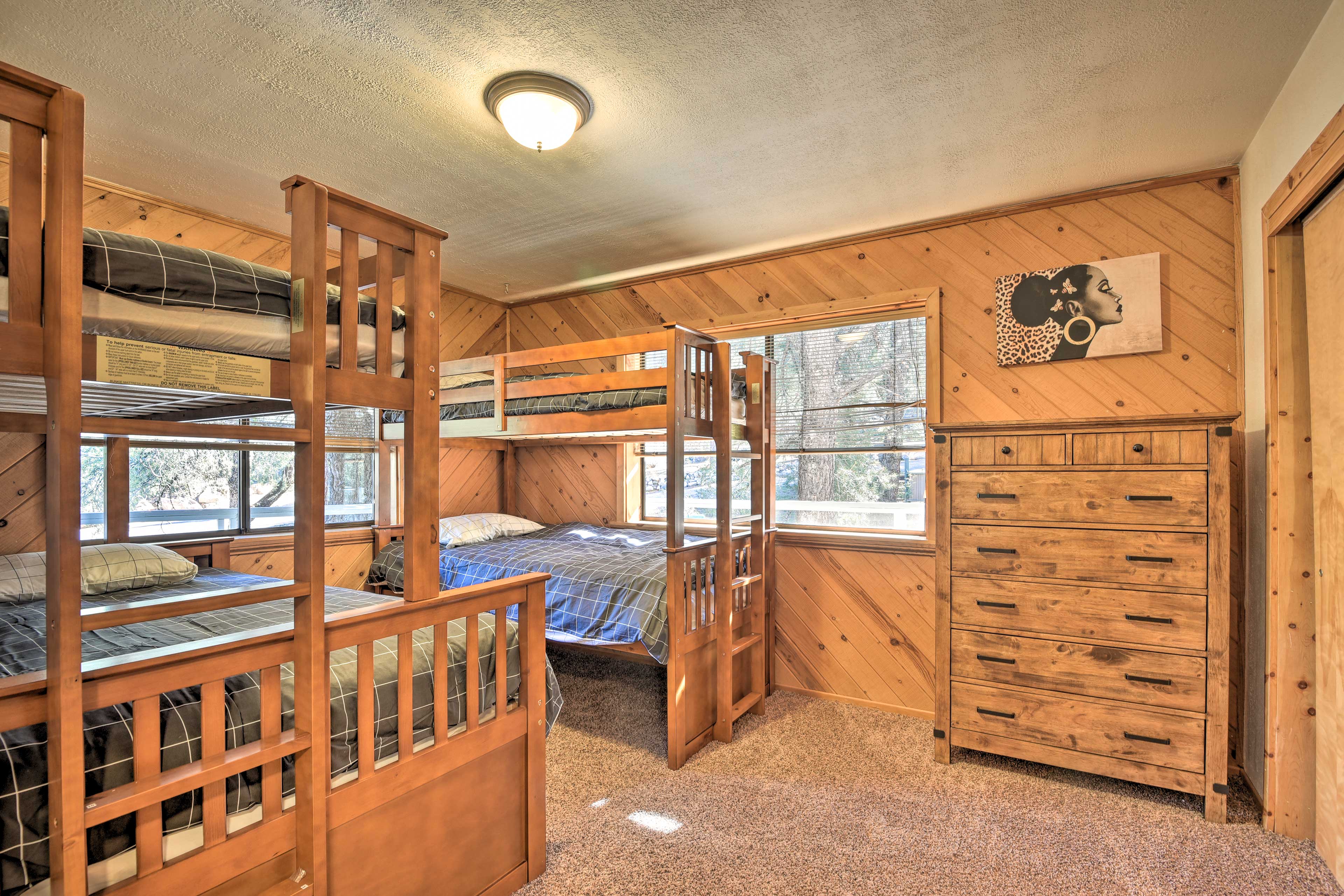 Bedroom 5 | Twin/Full Bunk Bed | Twin Bunk Bed | 1st Floor