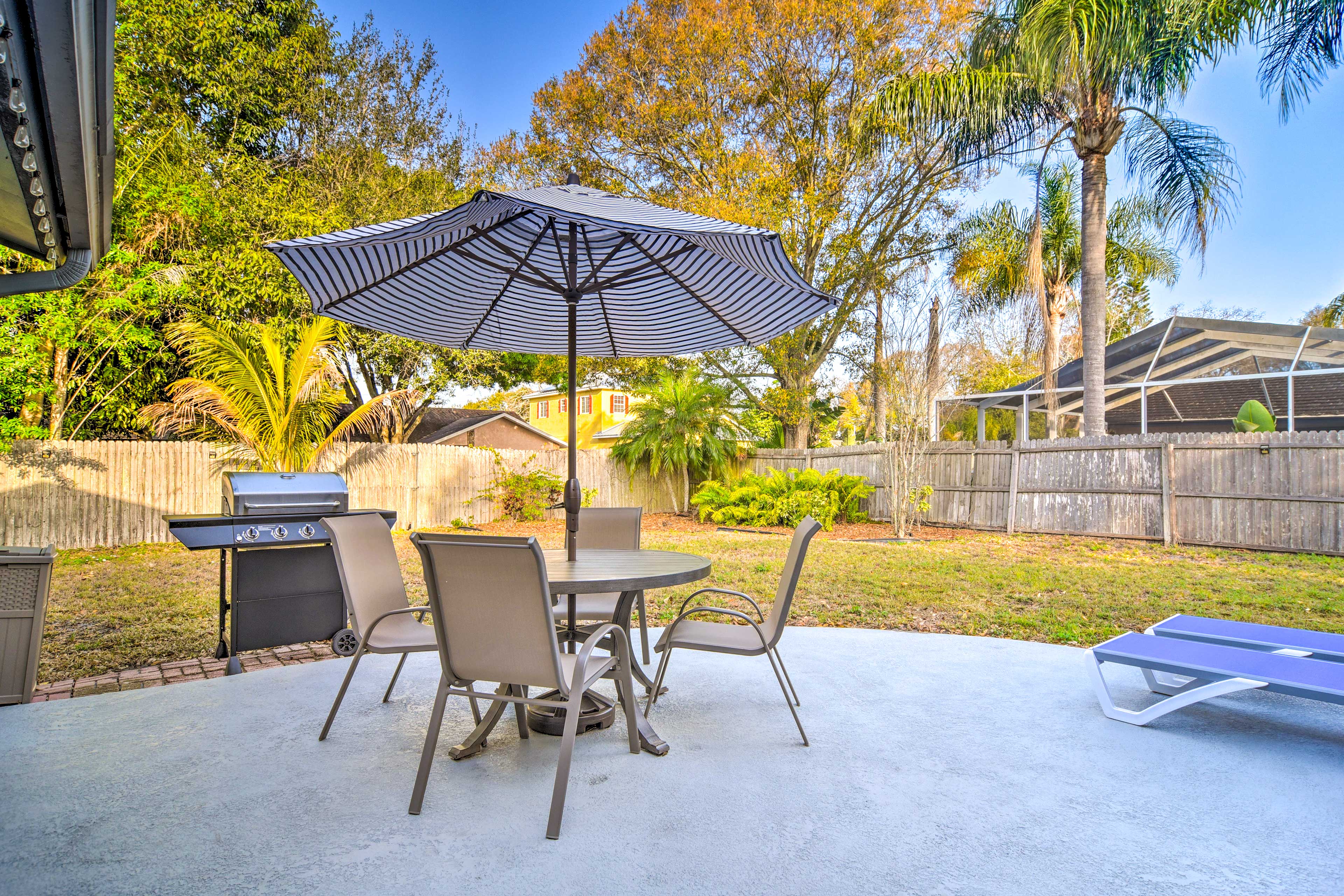 Private Backyard | Gas Grill | Dog Friendly w/ Fee