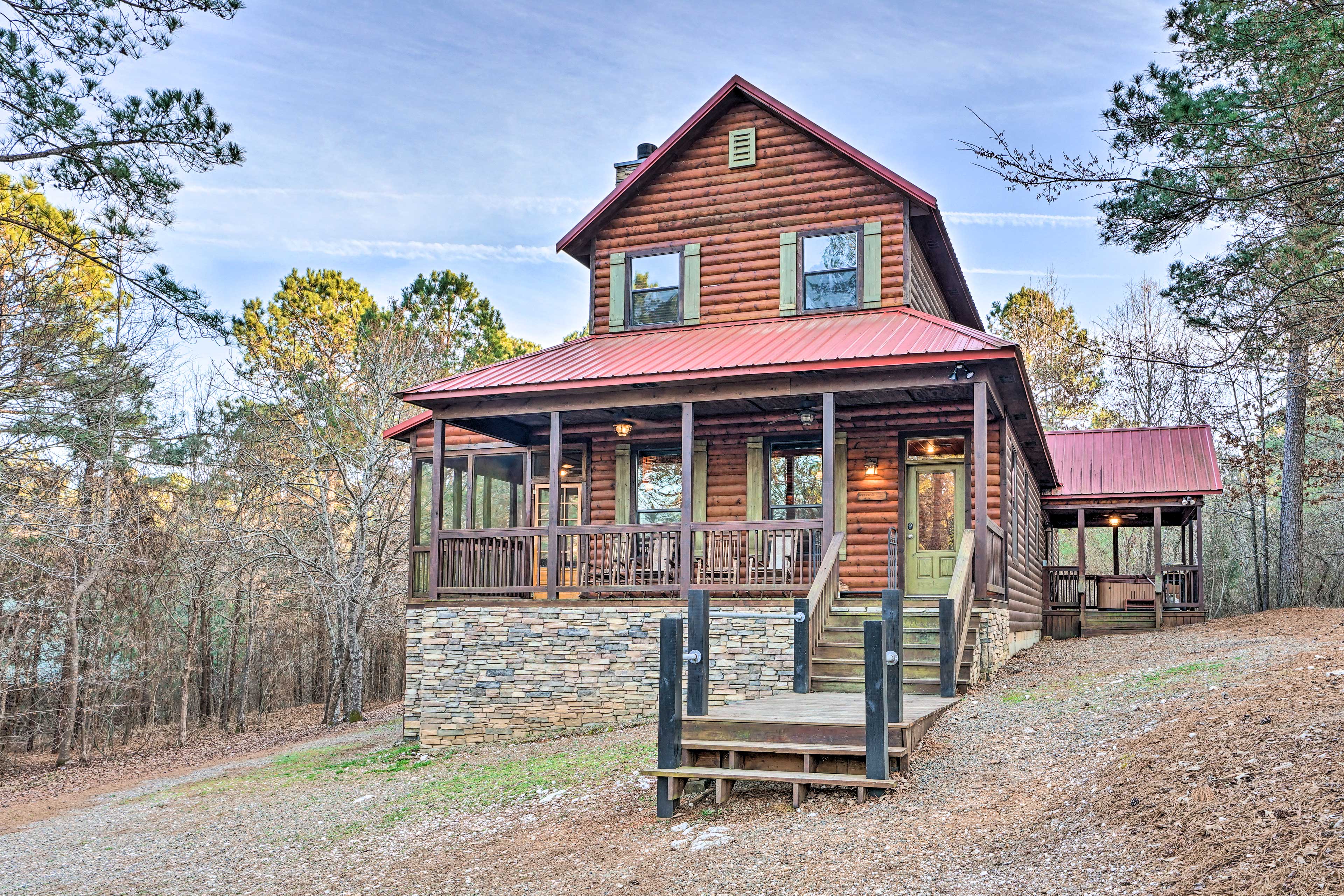 Broken Bow Vacation Rental | 3BR | 3BA | Stairs Required | 2,072 Sq Ft