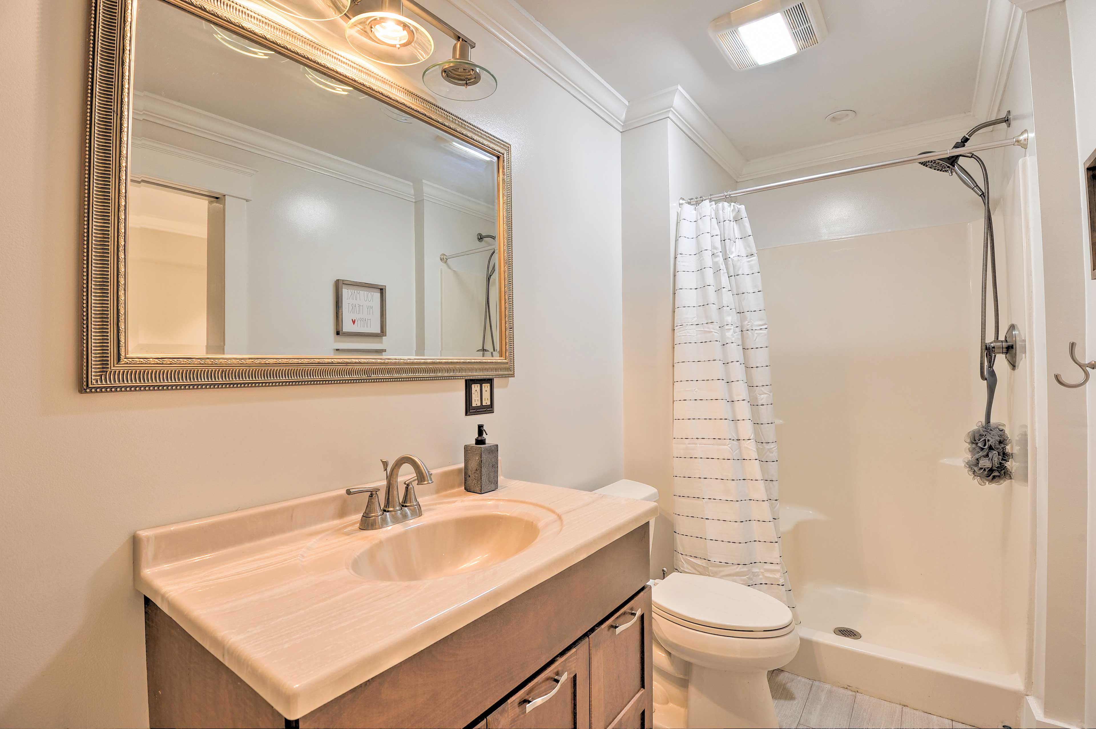 Full Bathroom | Complimentary Toiletries | Basement