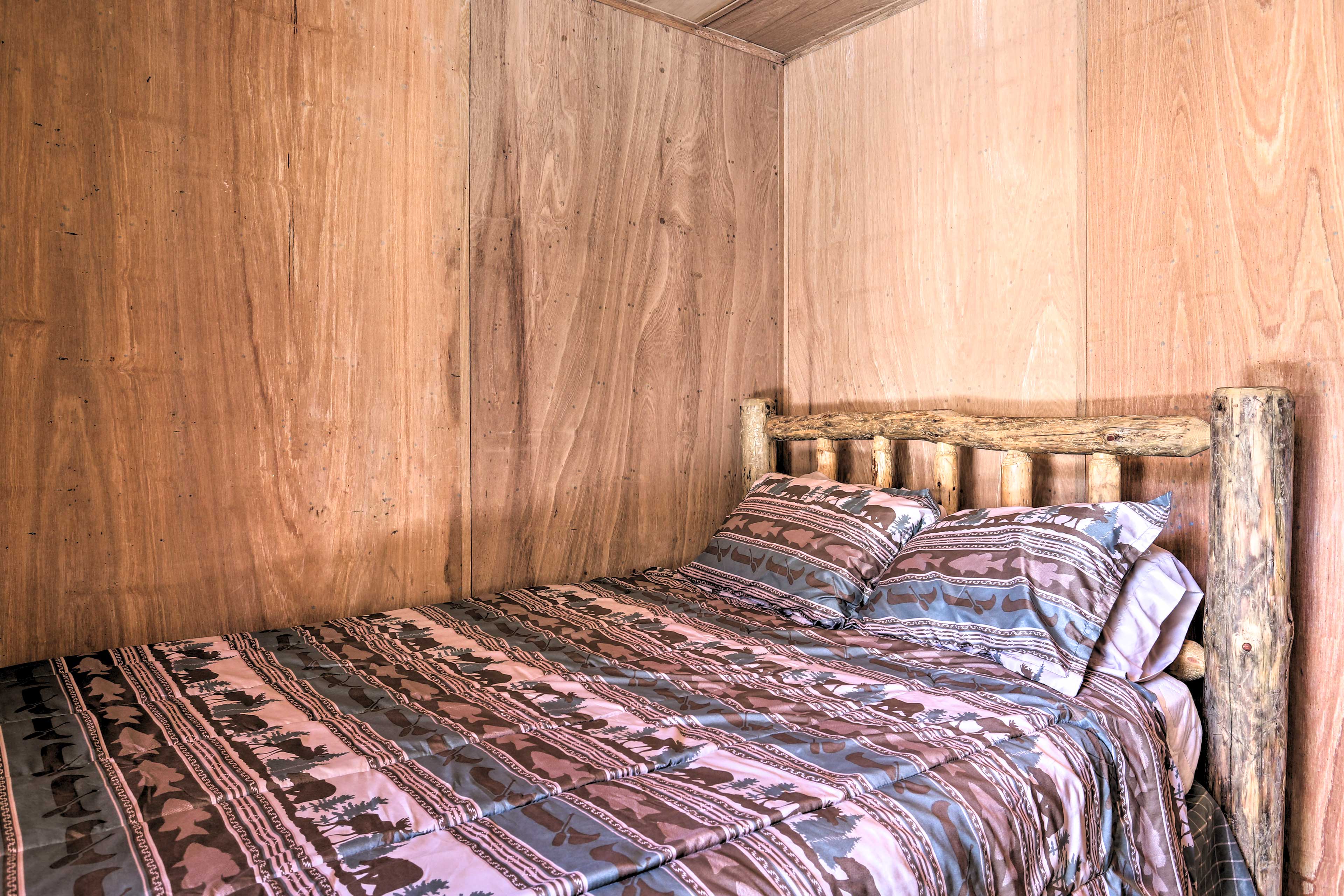 Cabin 1 | Bedroom 3 | Queen Bed