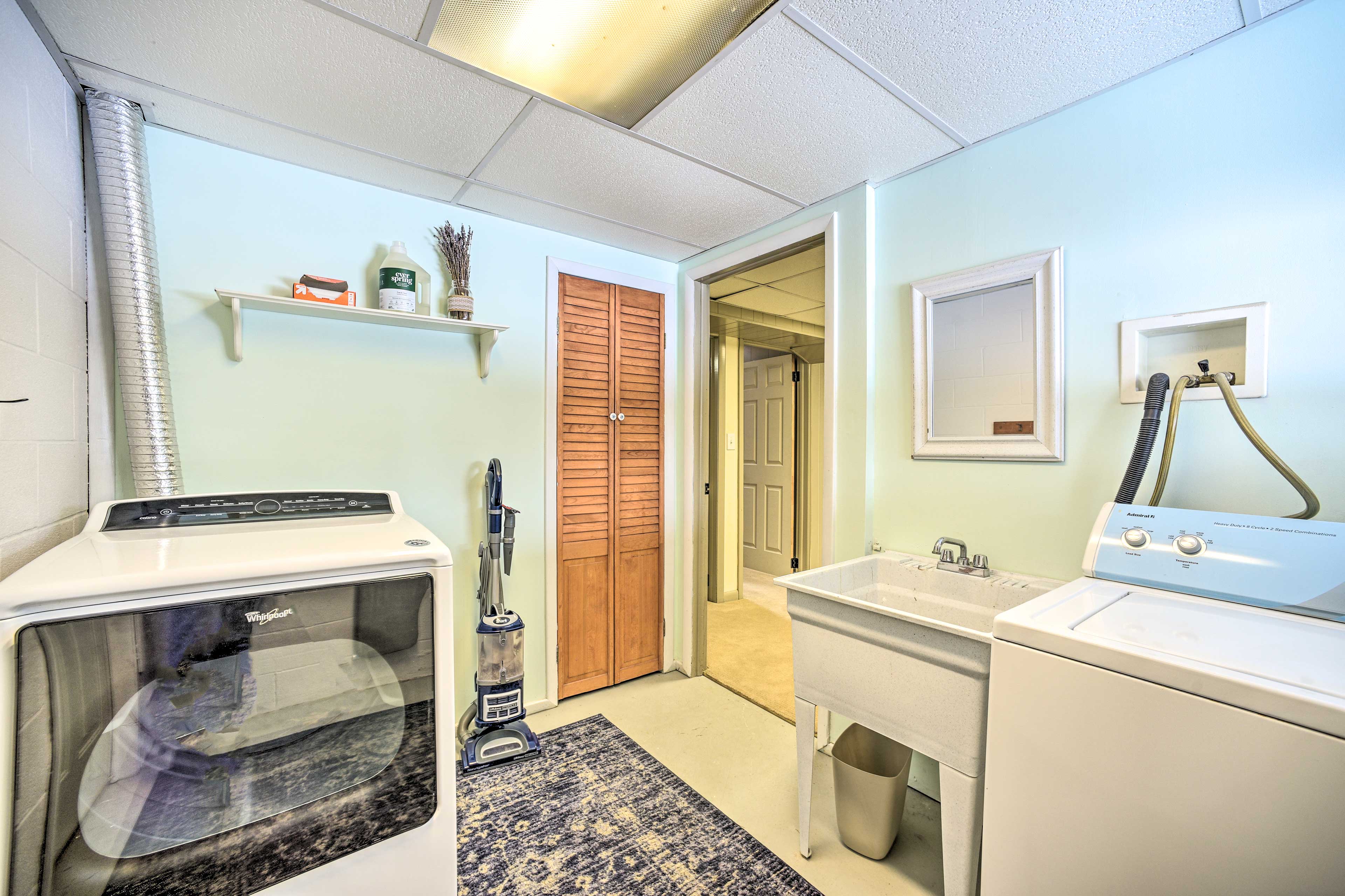 Laundry Room | Washer/Dryer | Utility Sink