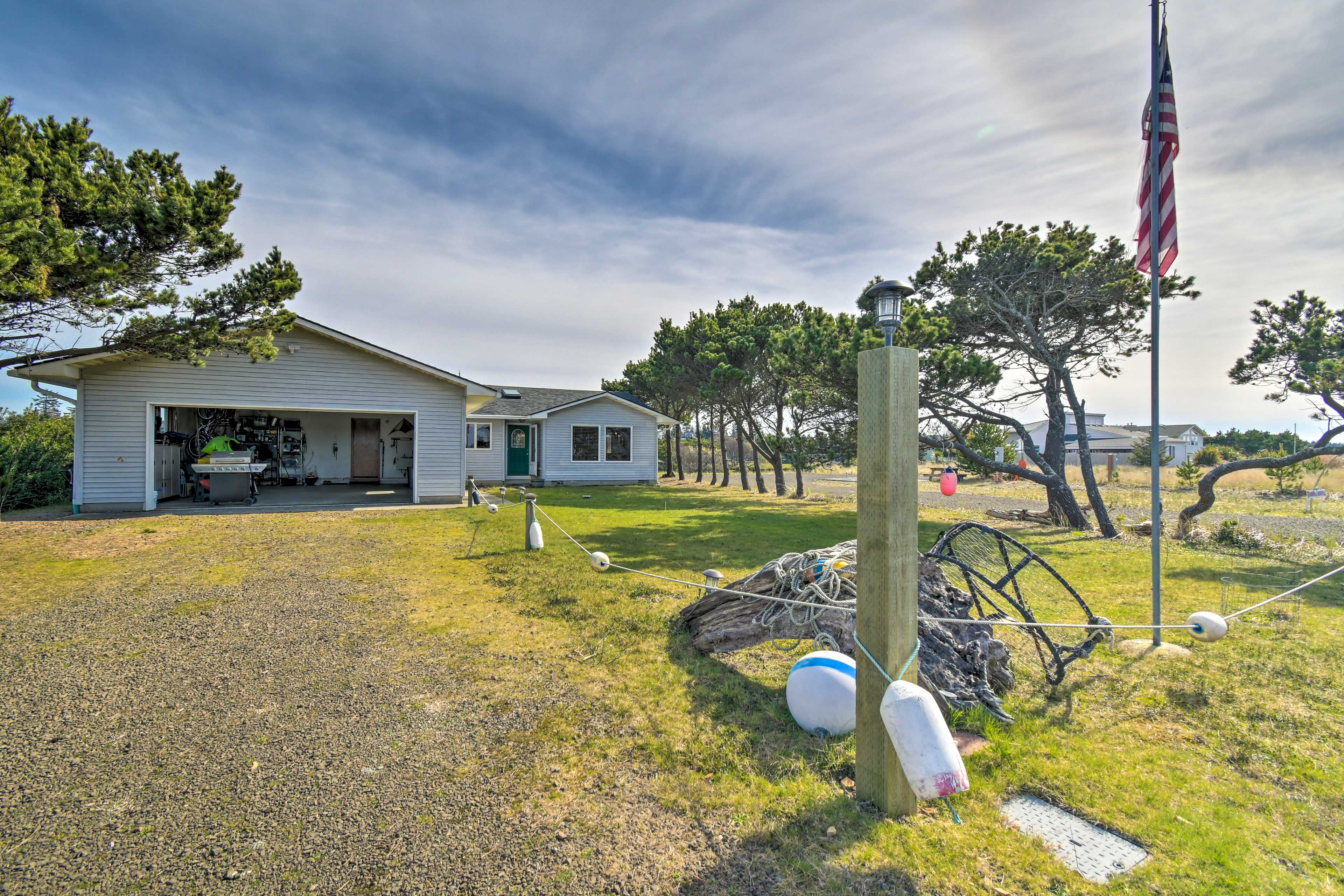 Parking | Garage (2 Vehicles) | Driveway (2 Vehicles)