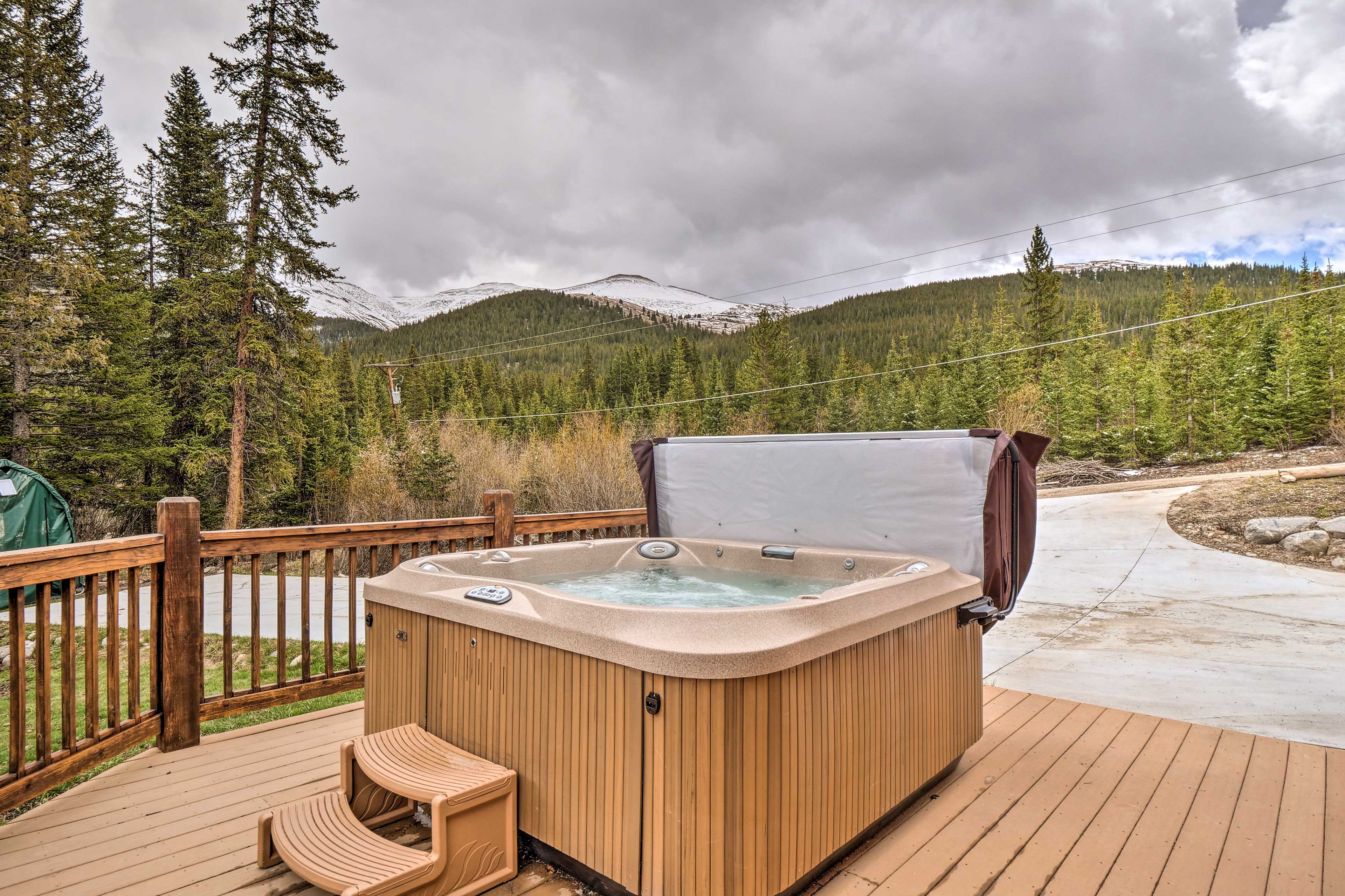 Breckenridge Vacation Rental | 1,100 Sq Ft | 3BR | 2BA | 2 Steps Required