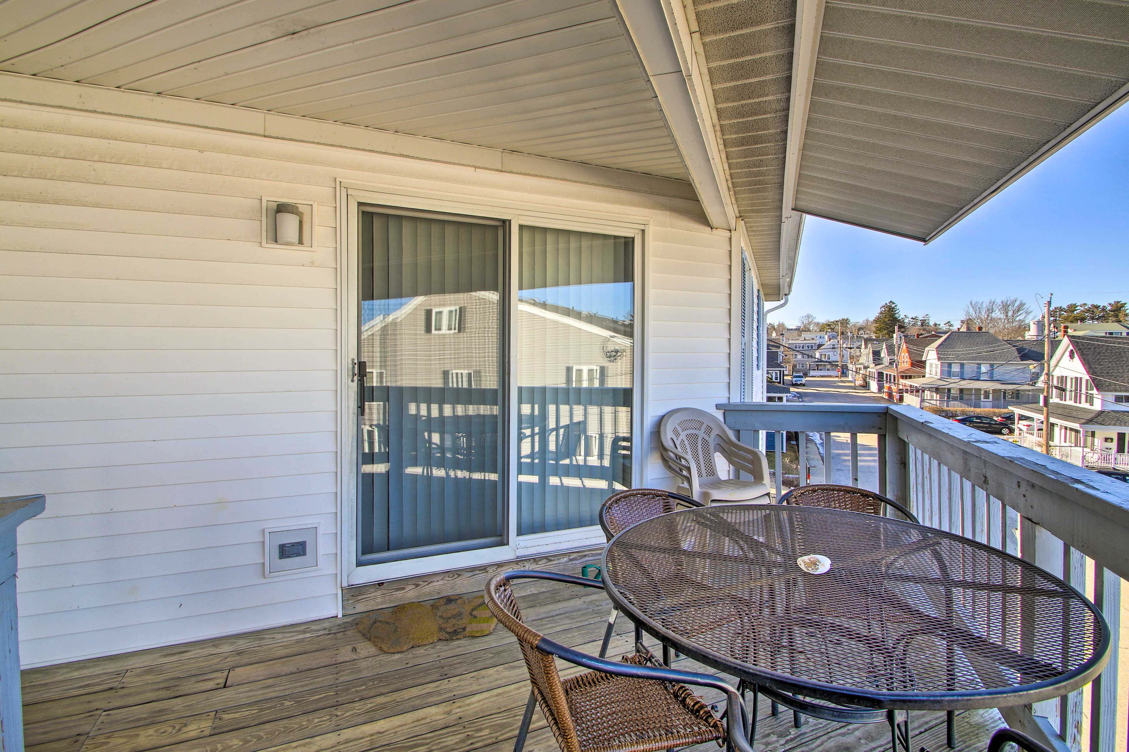 Private Balcony | Dining Area