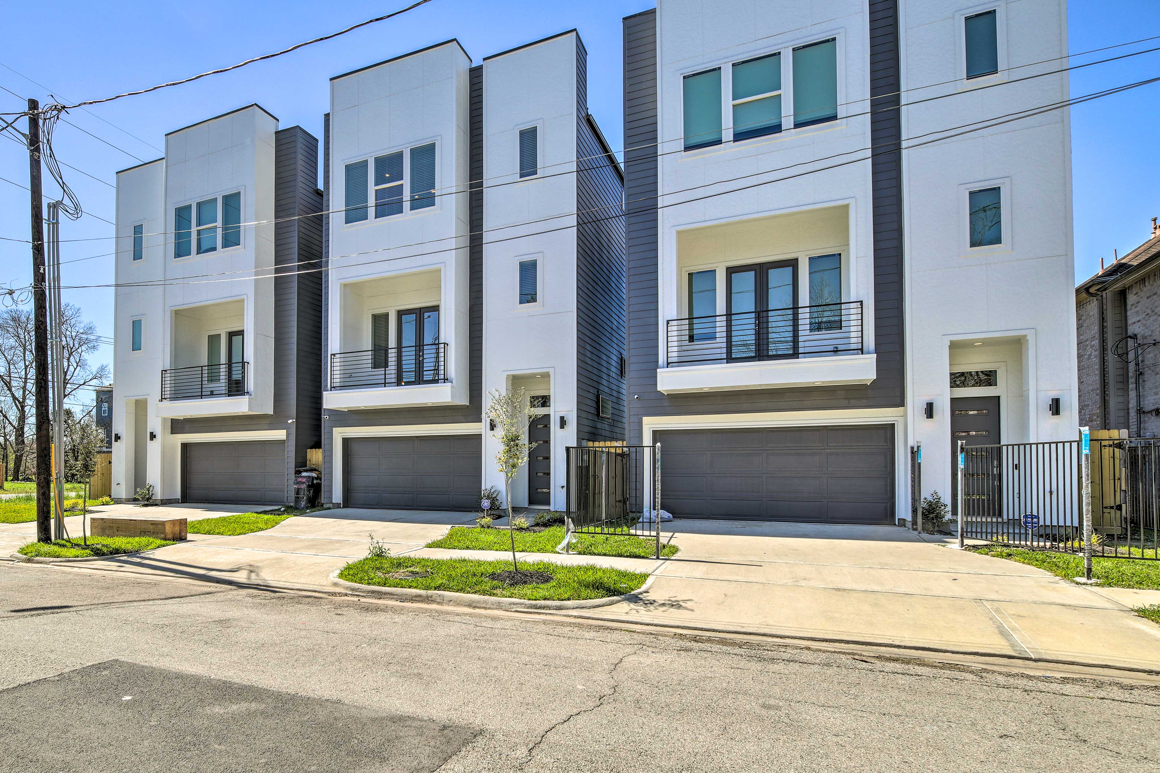 Townhome Exterior | 3 Exterior Security Cameras (Facing Out)