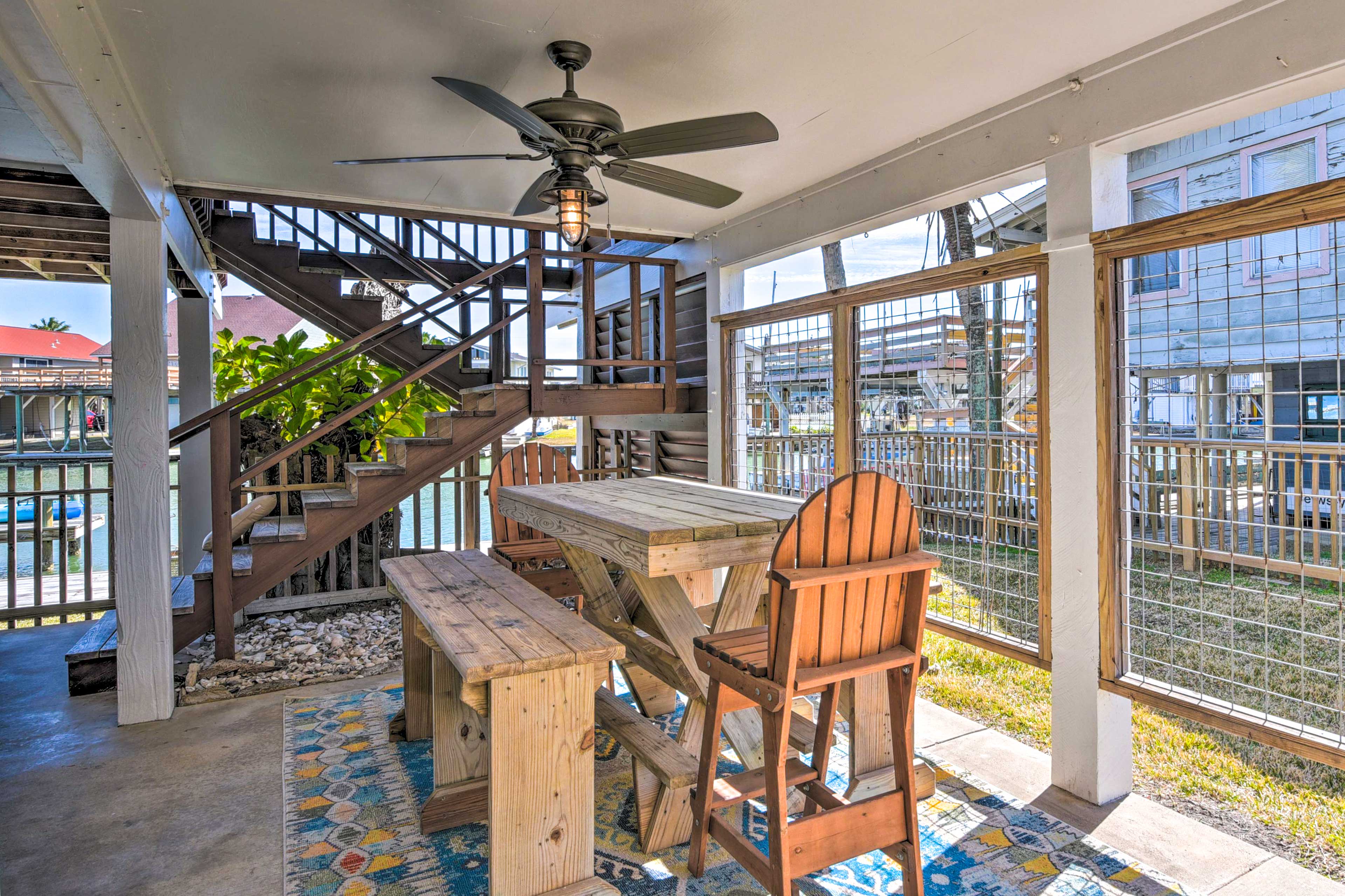 Patio | Outdoor Dining Table