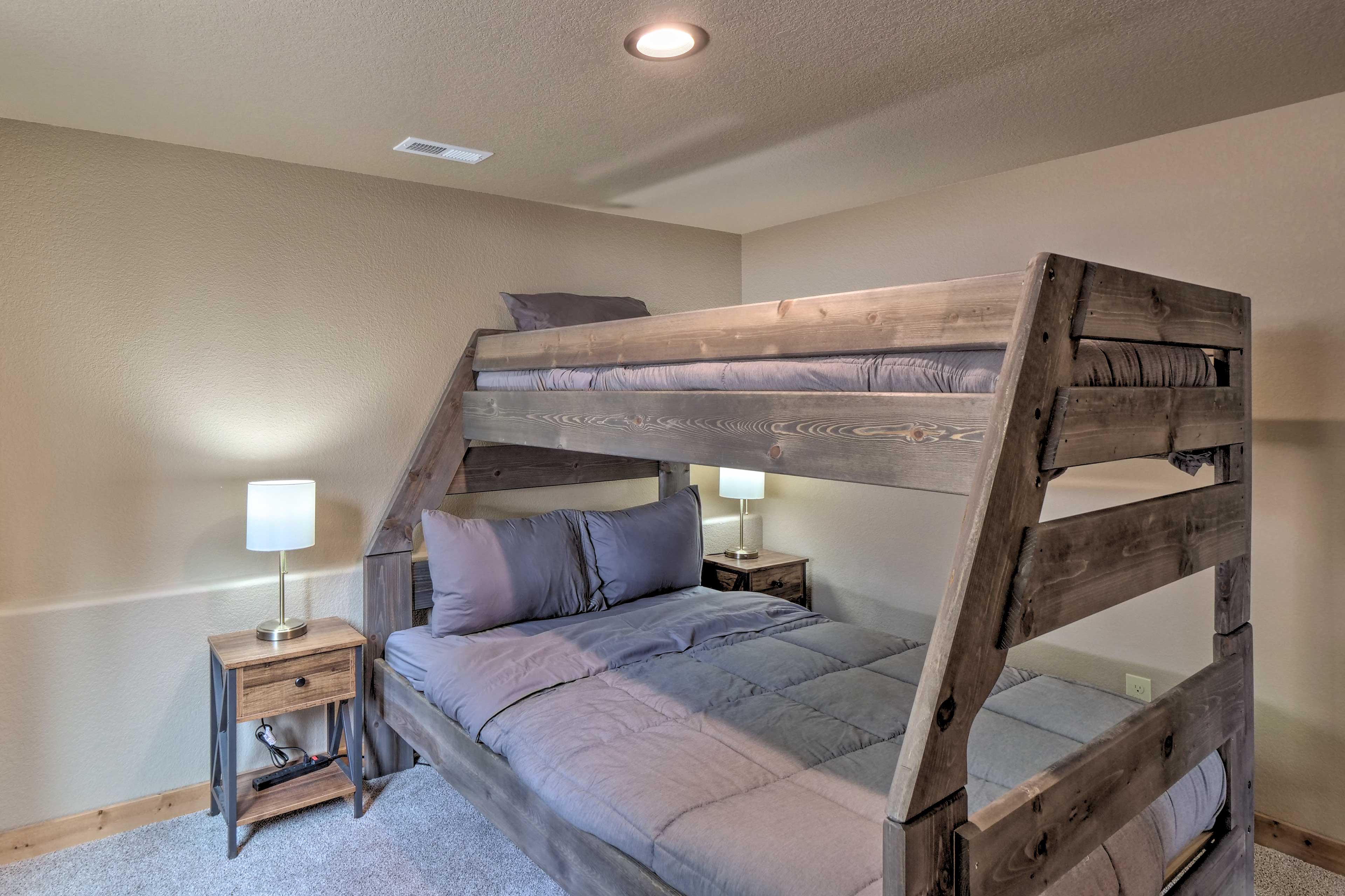 Bedroom 3 | Twin/Full Bunk Bed | 1st Floor