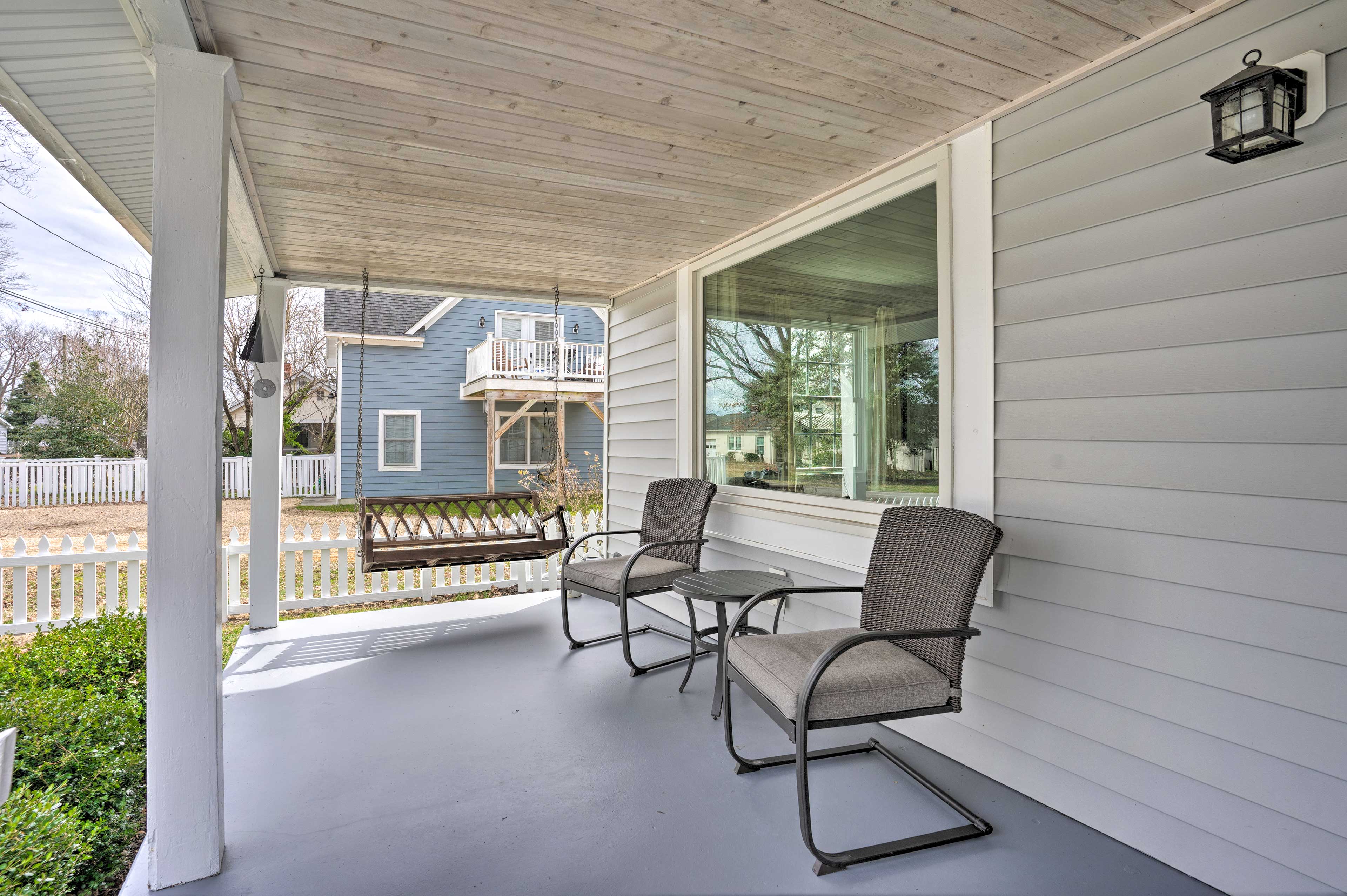 Covered Porch | Outdoor Seating