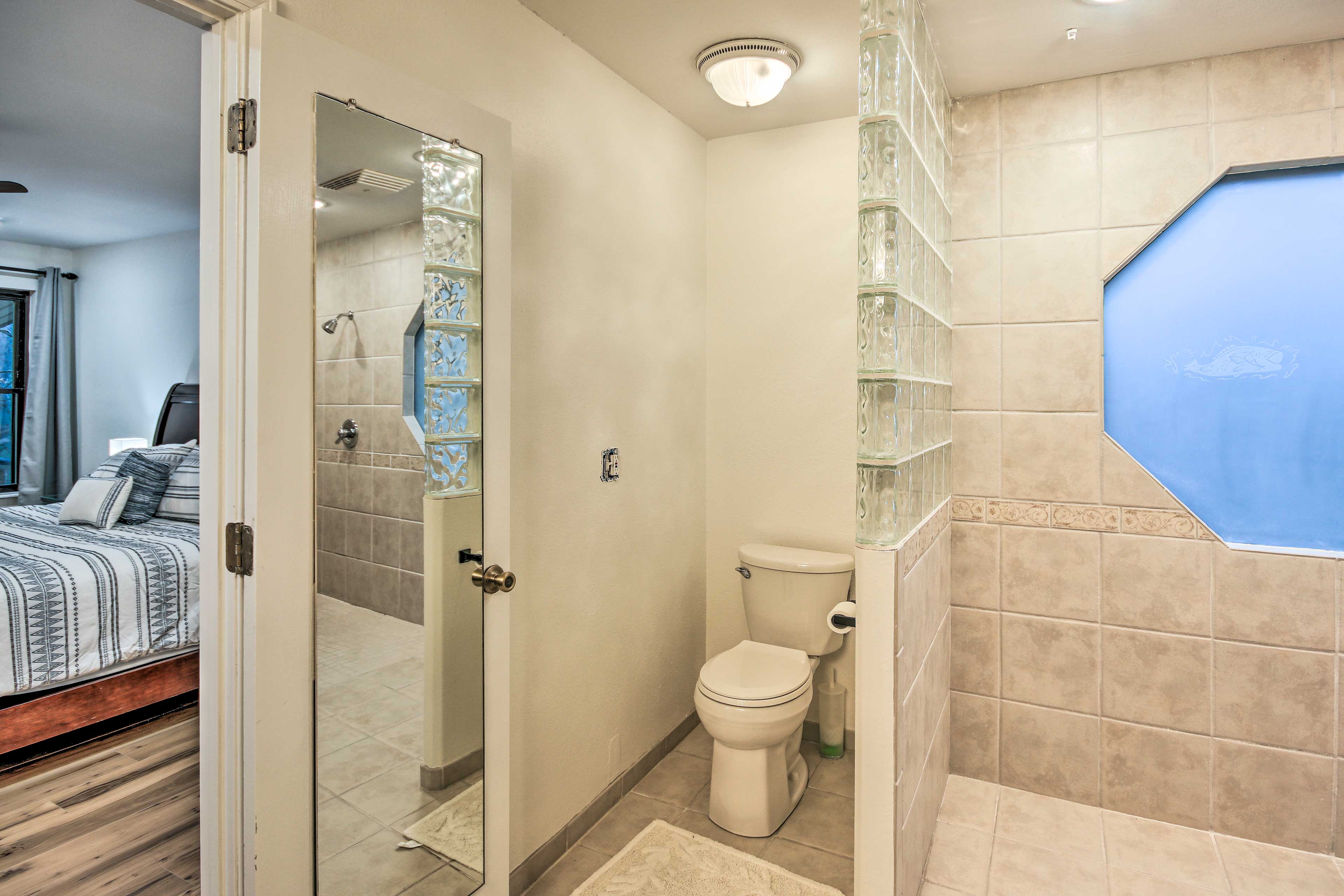 En-Suite Bathroom | Towels Provided