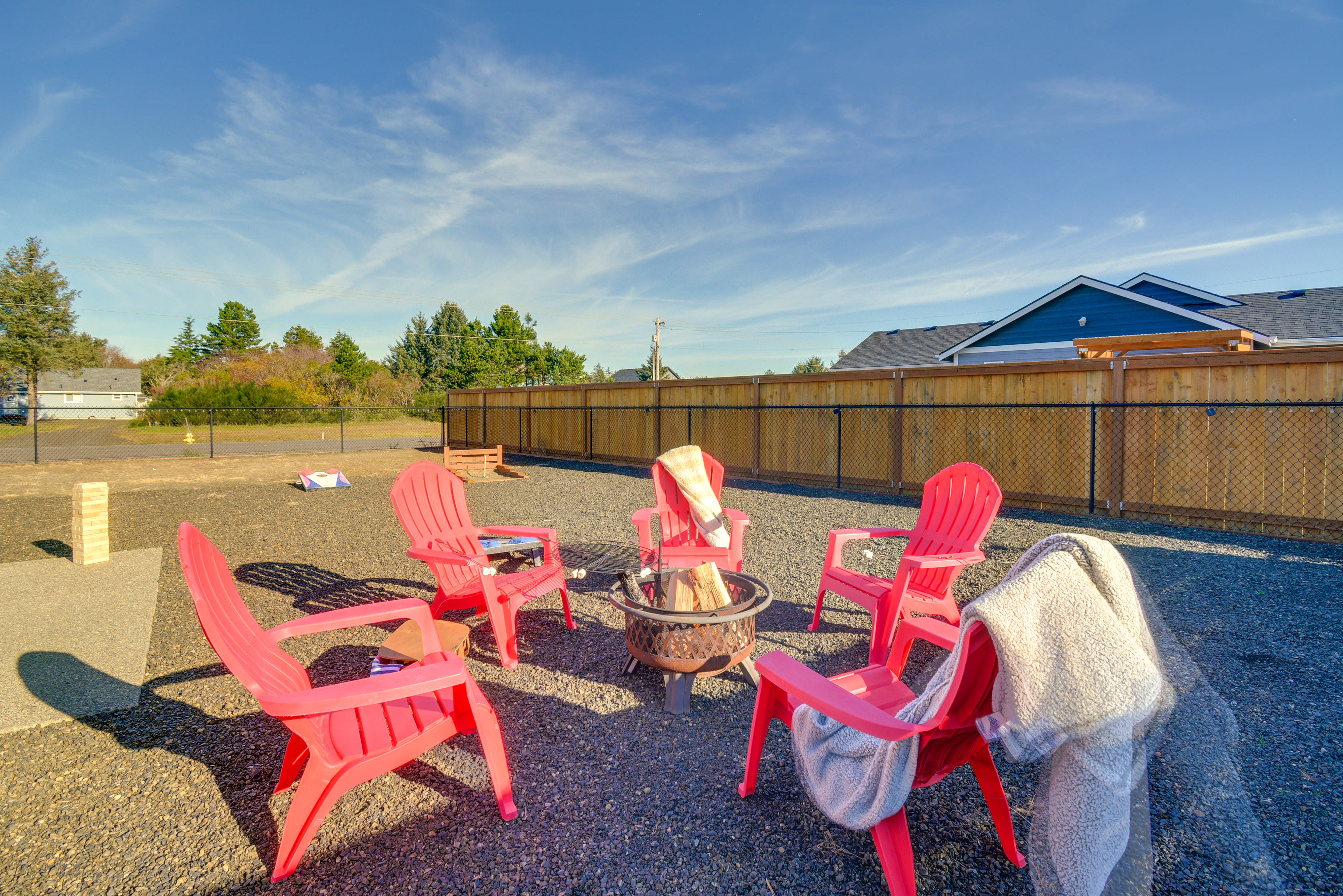 Fenced Yard | Fire Pit | Cornhole | Horseshoes | Jenga