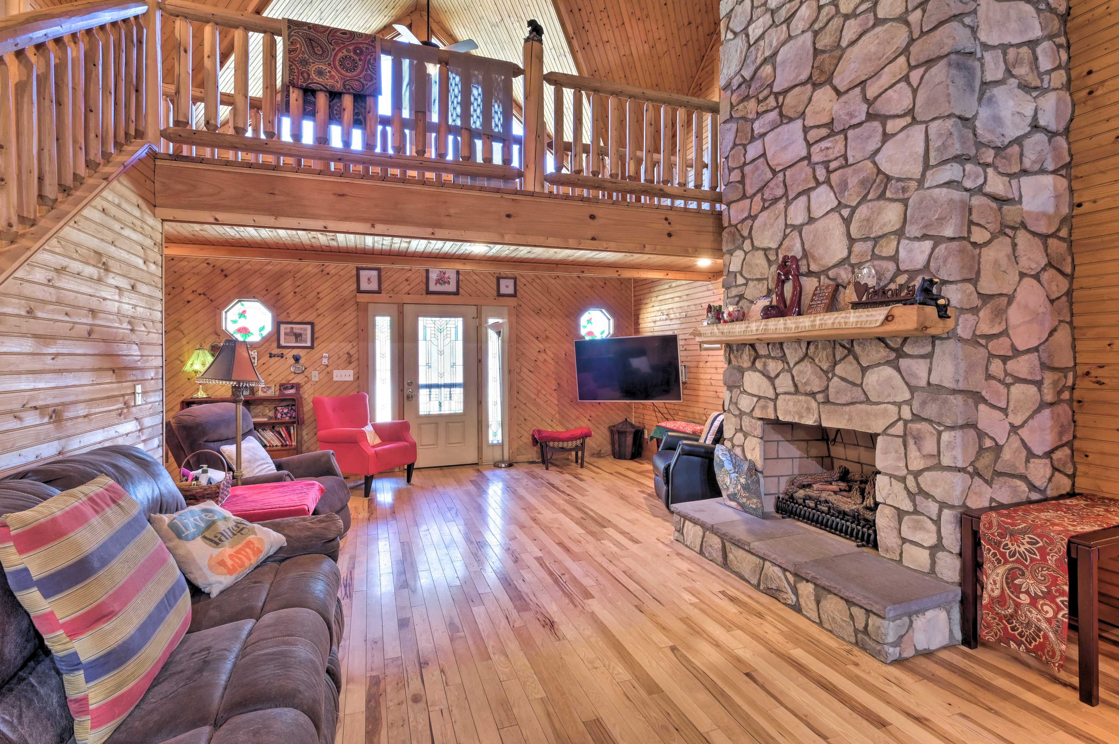 Luray Vacation Rental | 4BR | 2BA | 3,000 Sq Ft | Step-Free Access