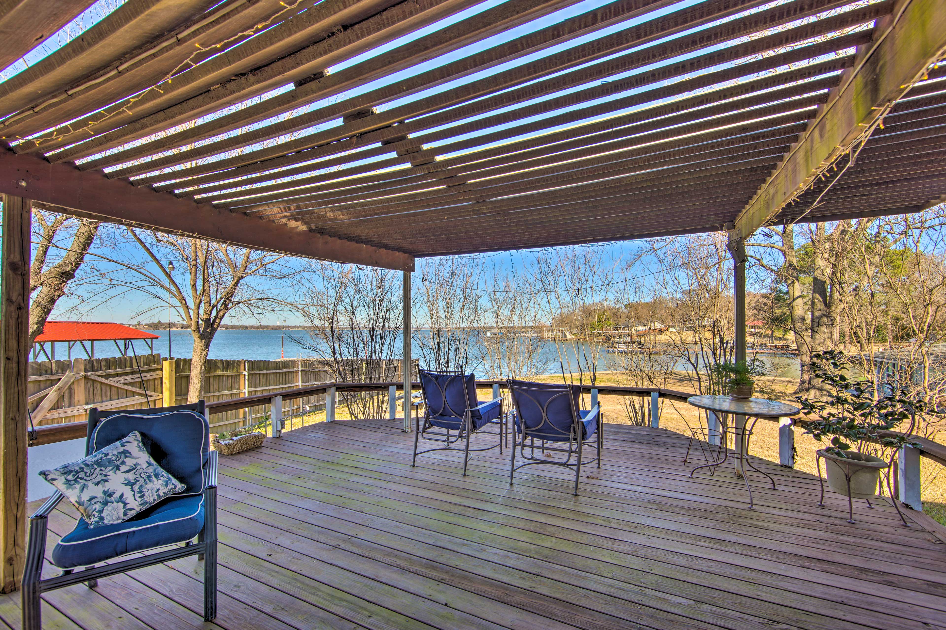 Private Deck | Outdoor Seating