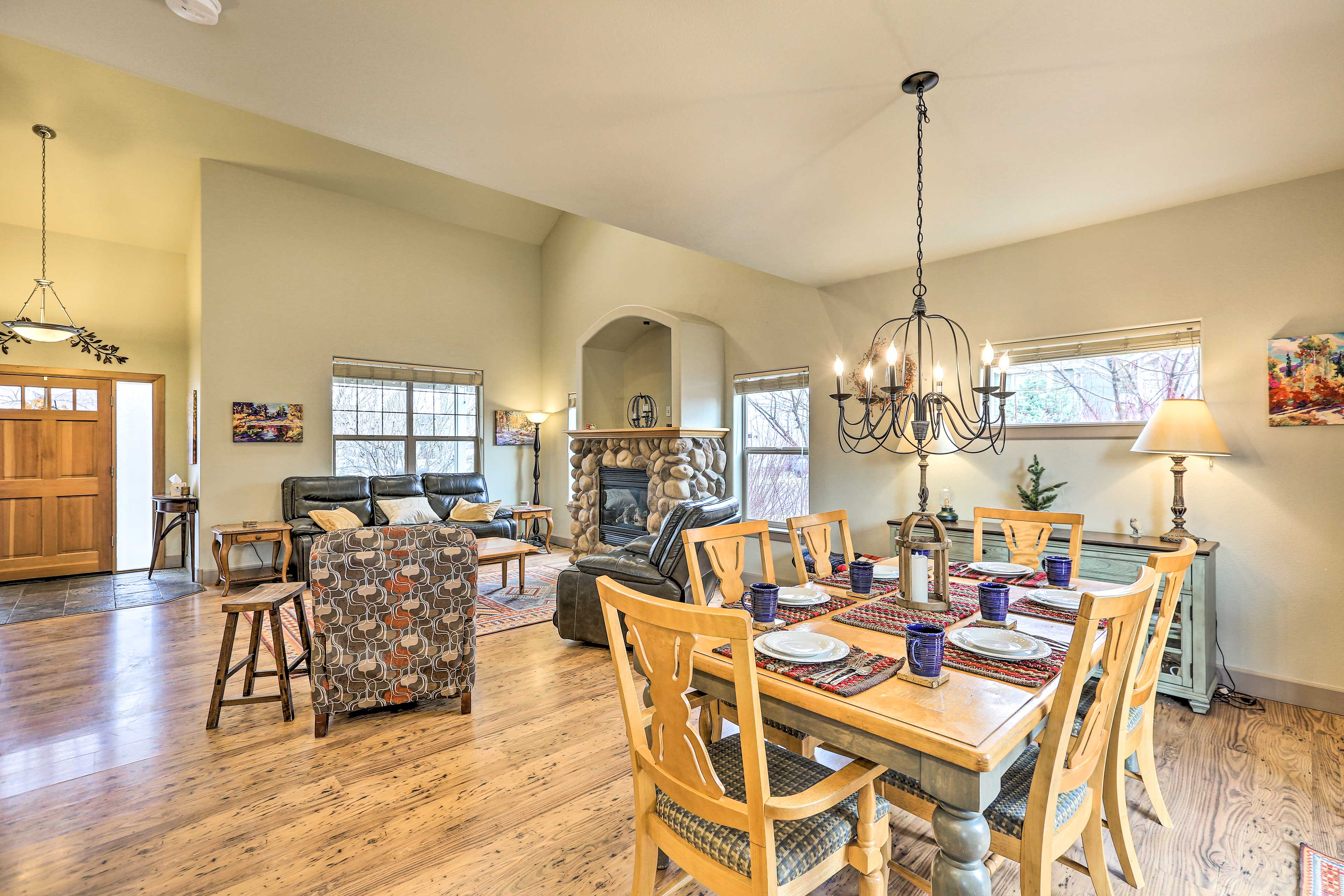 Dining Area | 1st Floor