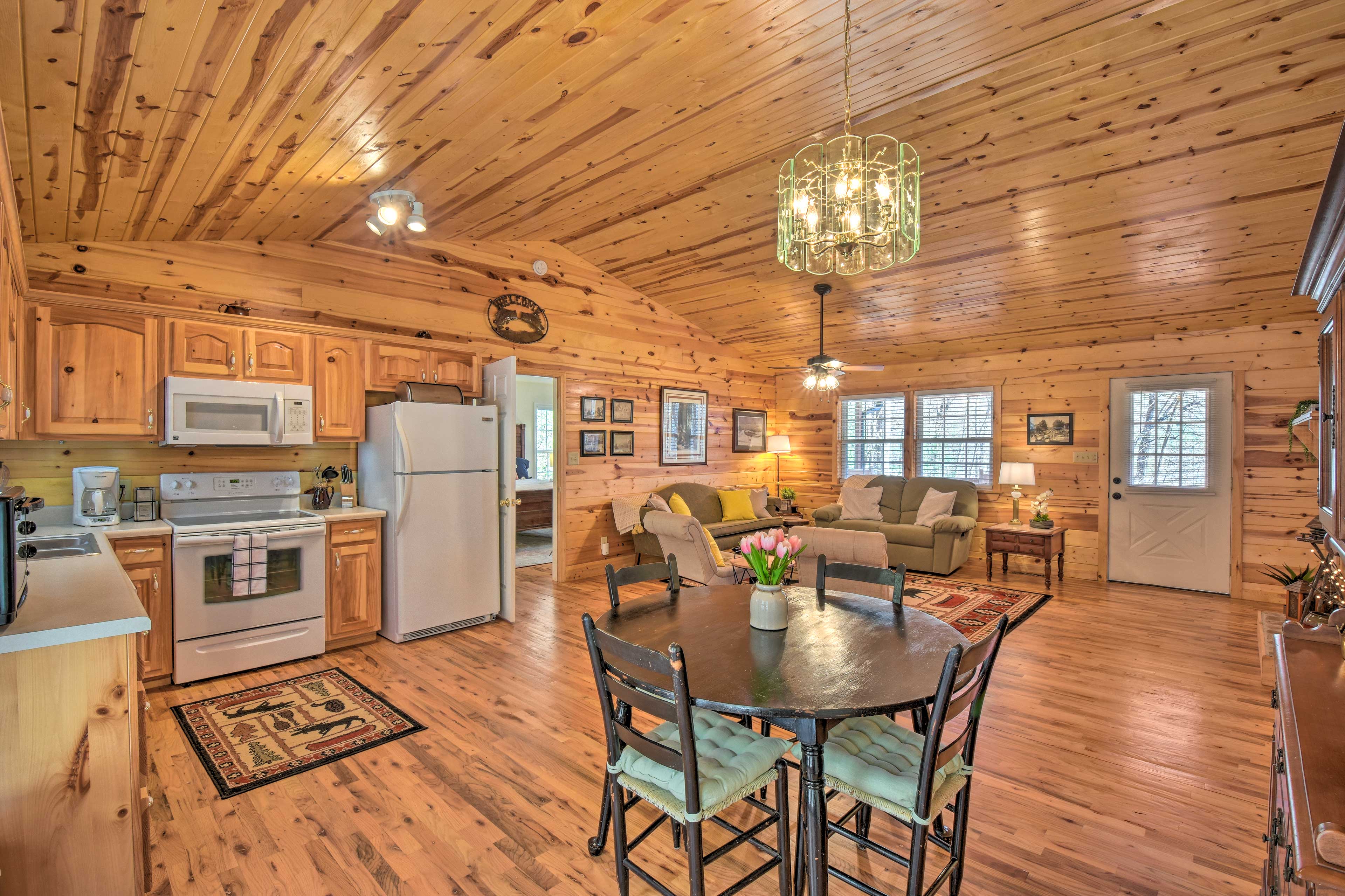 Dining Area | Dishware & Flatware