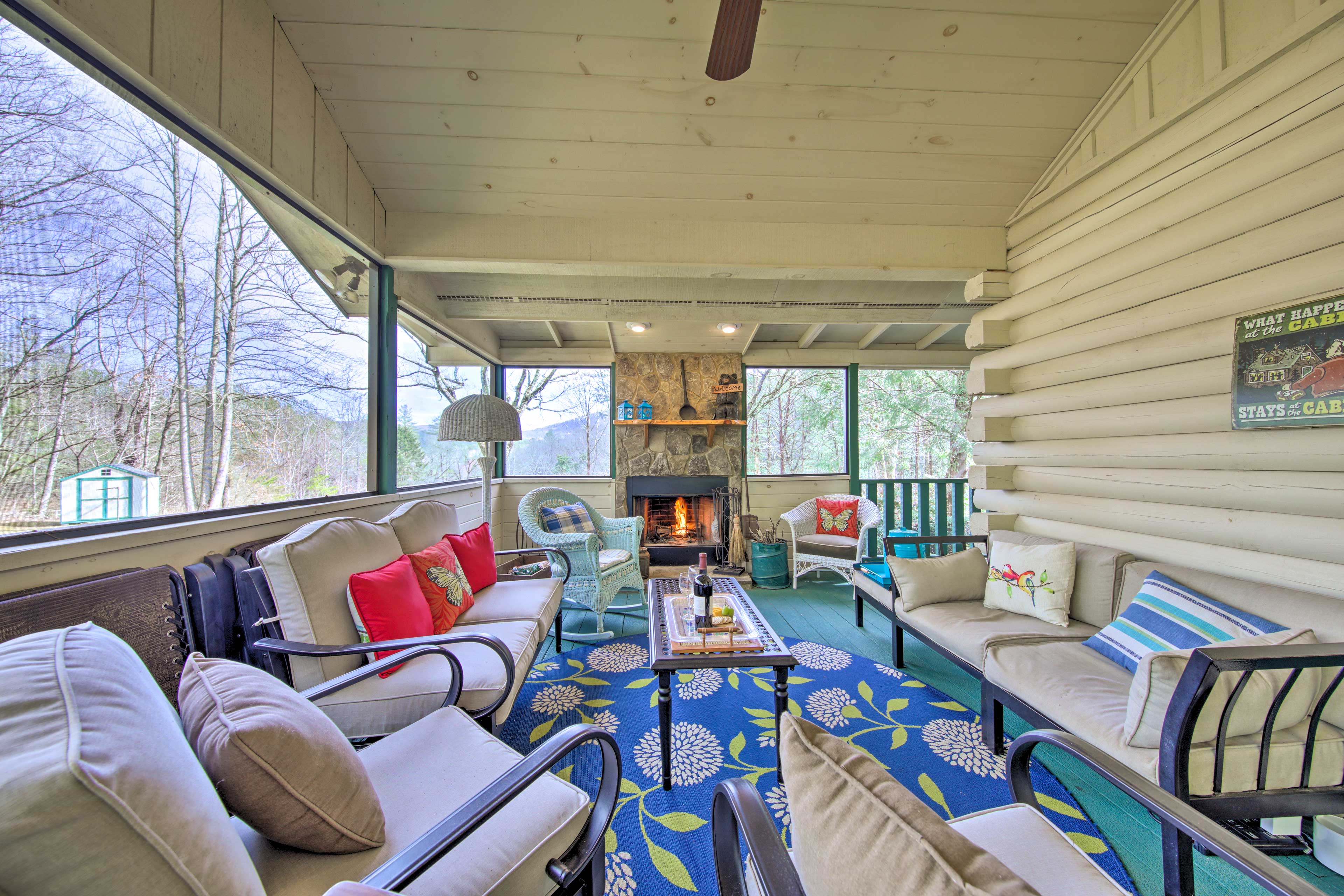 Screened-In Porch