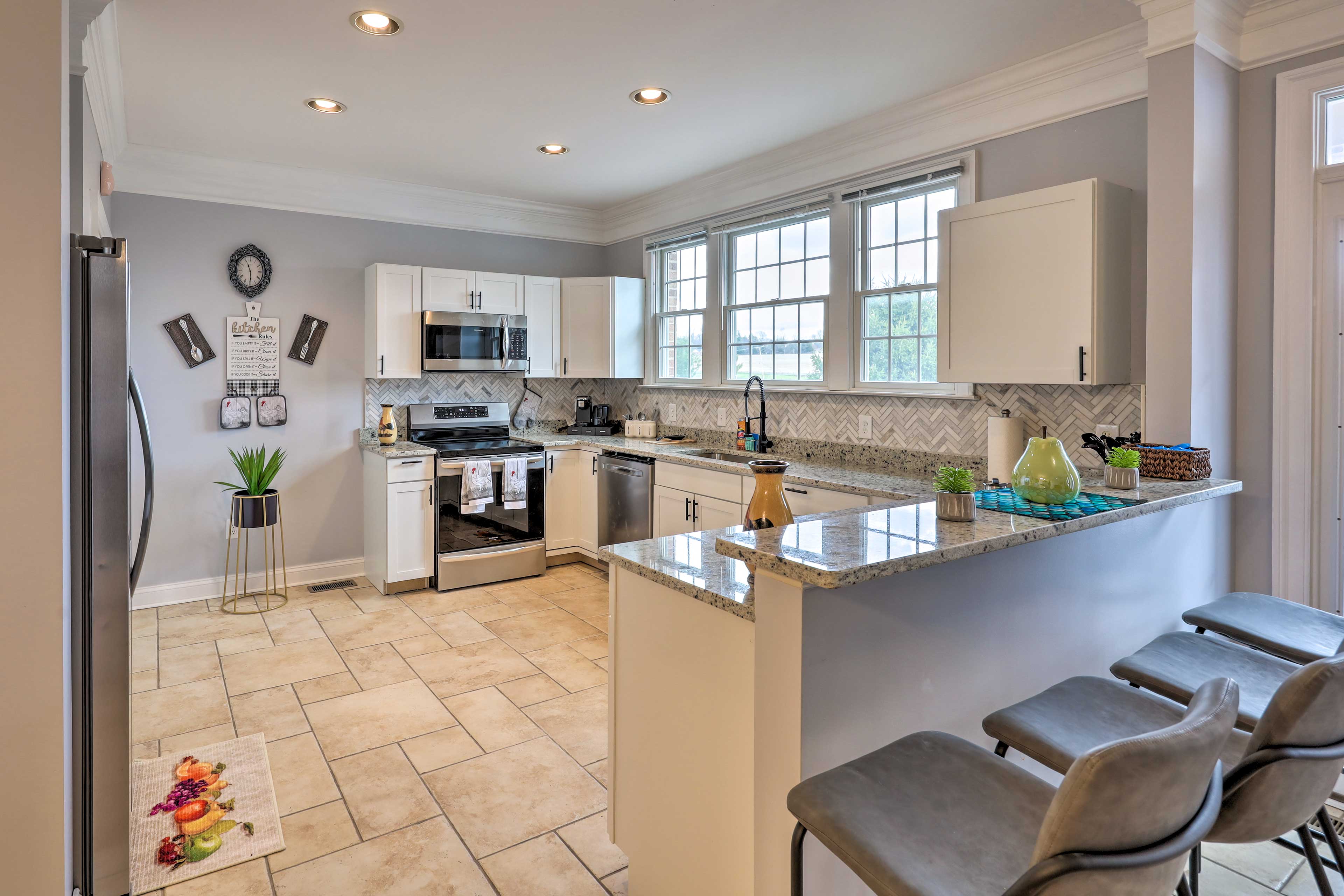 Kitchen | Breakfast Bar