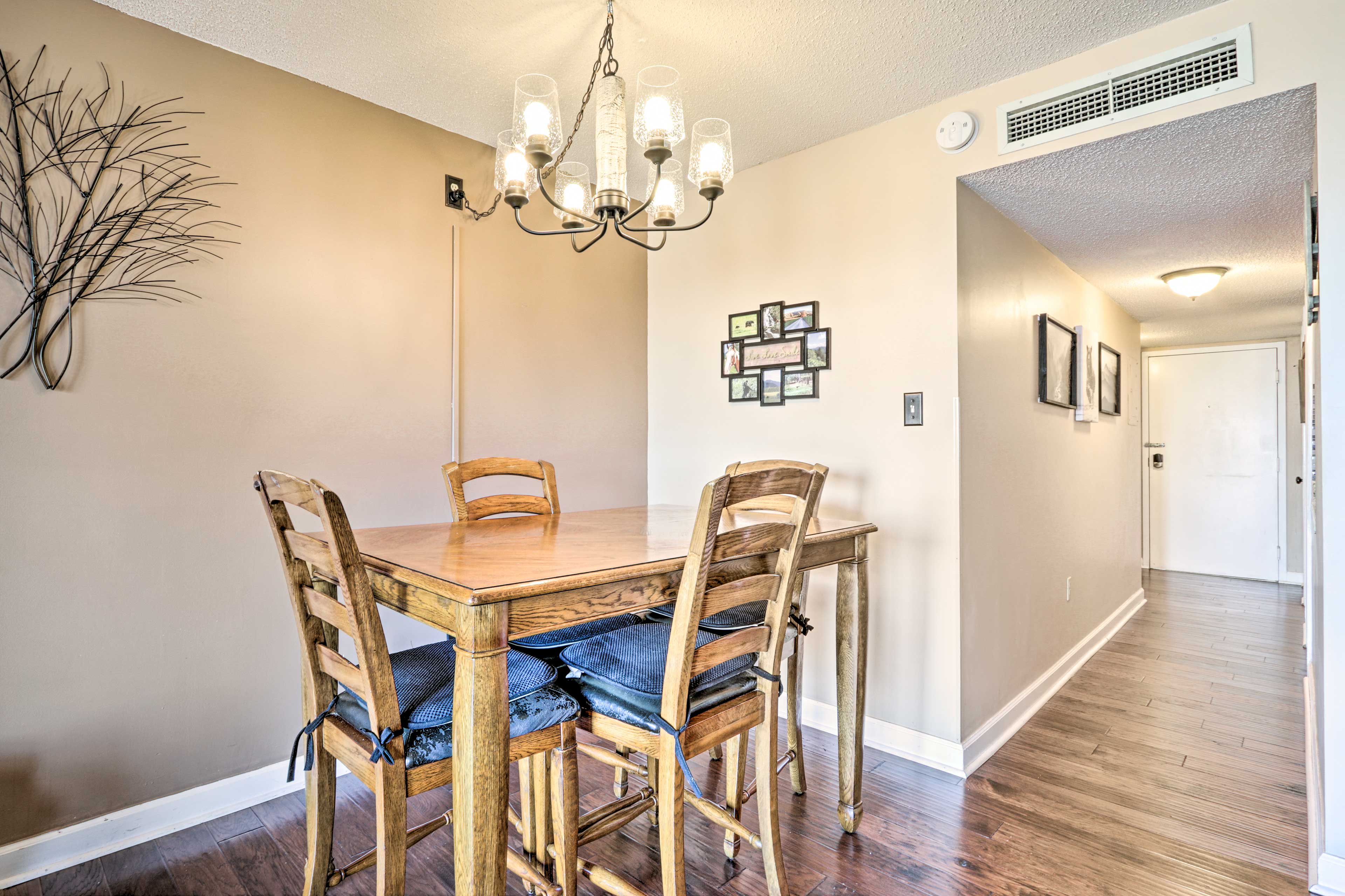 Dining Area | Dishware & Flatware