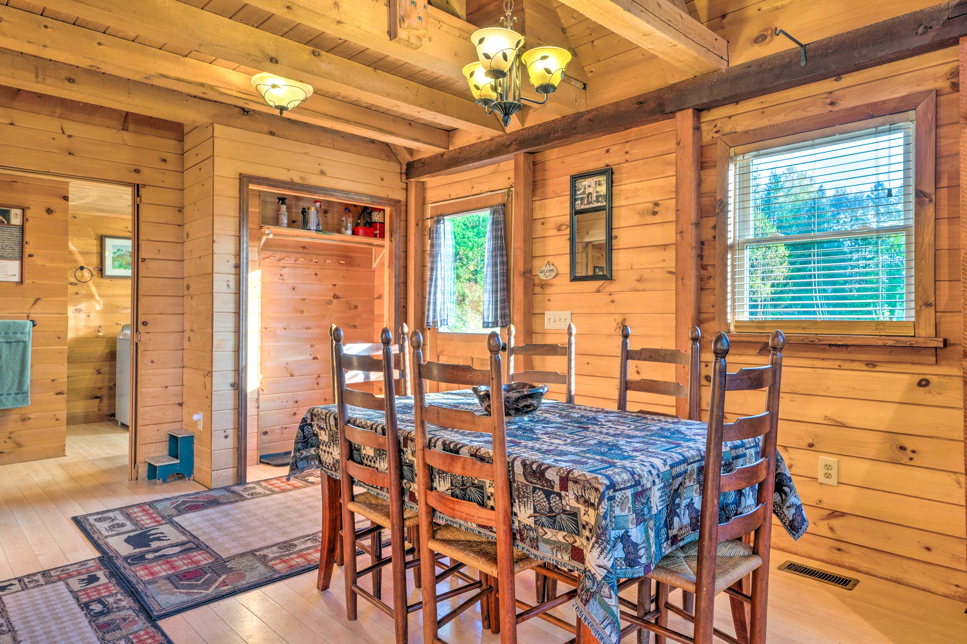 Dining Area | Dishware & Flatware Provided