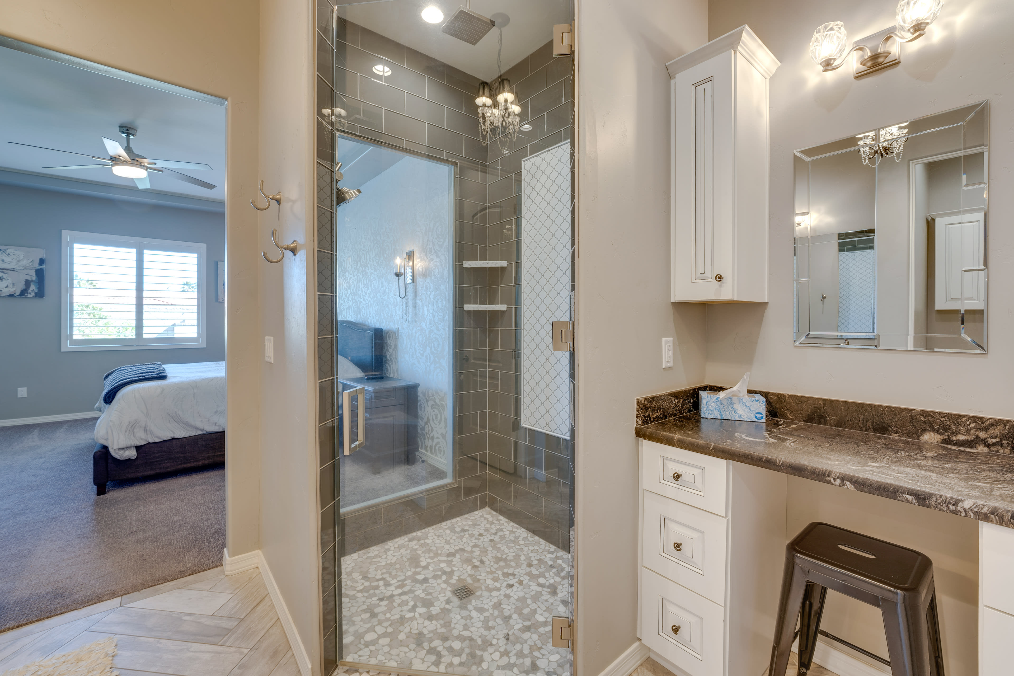 En-Suite Bathroom | Towels & Linens Provided