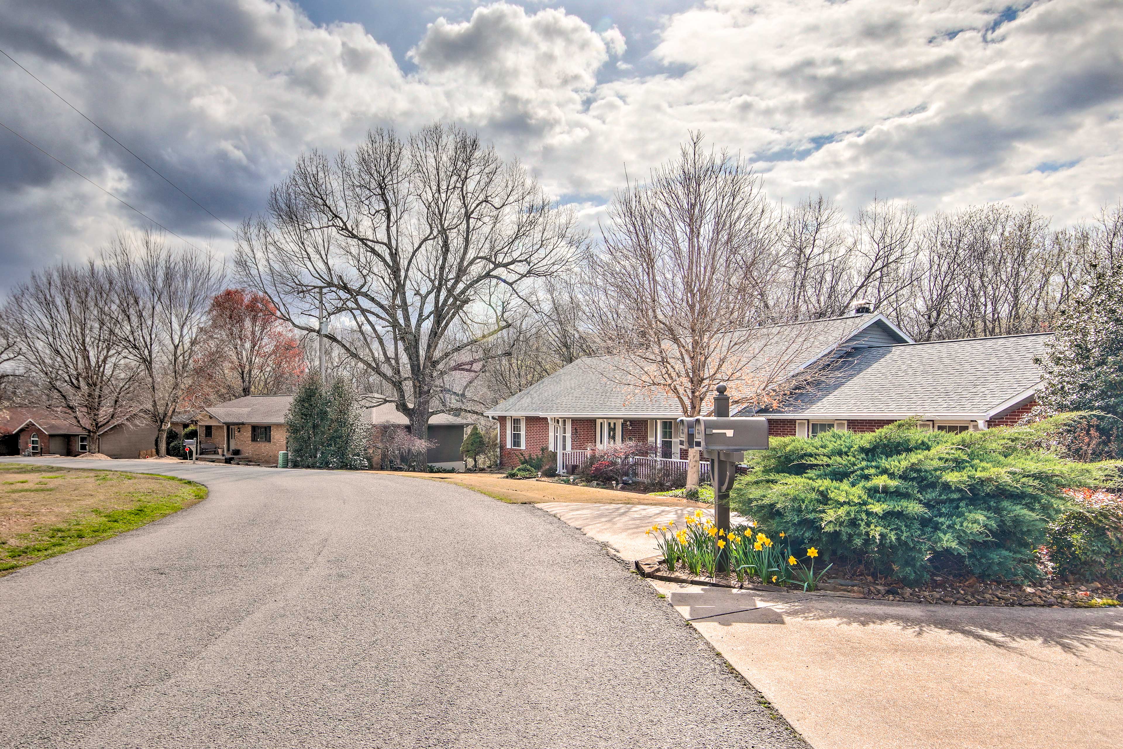 Parking | Garage (2 Vehicles) | Driveway (4 Vehicles) | Trailer Parking