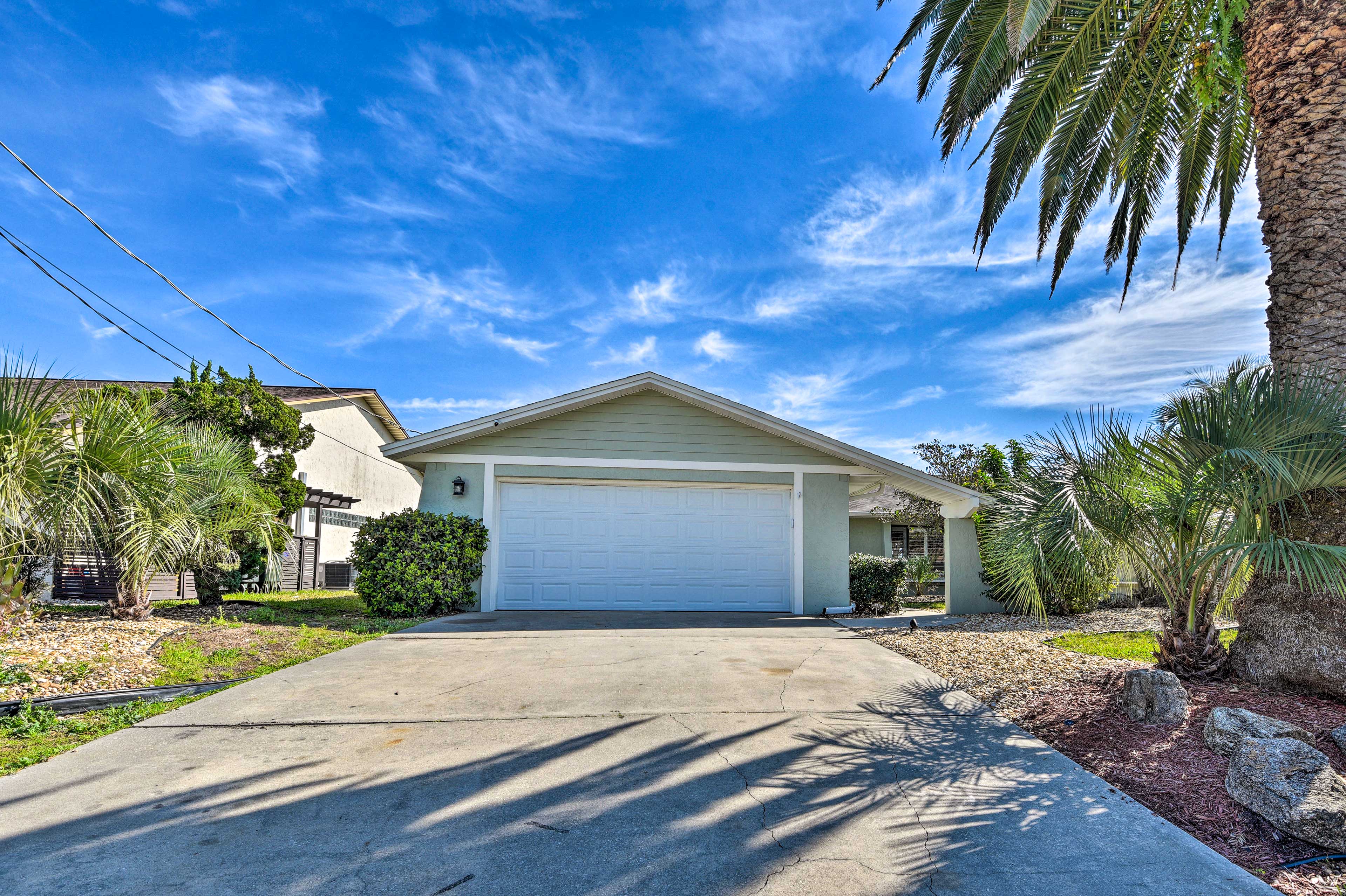 Parking | Driveway (2 Vehicles) | Garage (1 Vehicle)