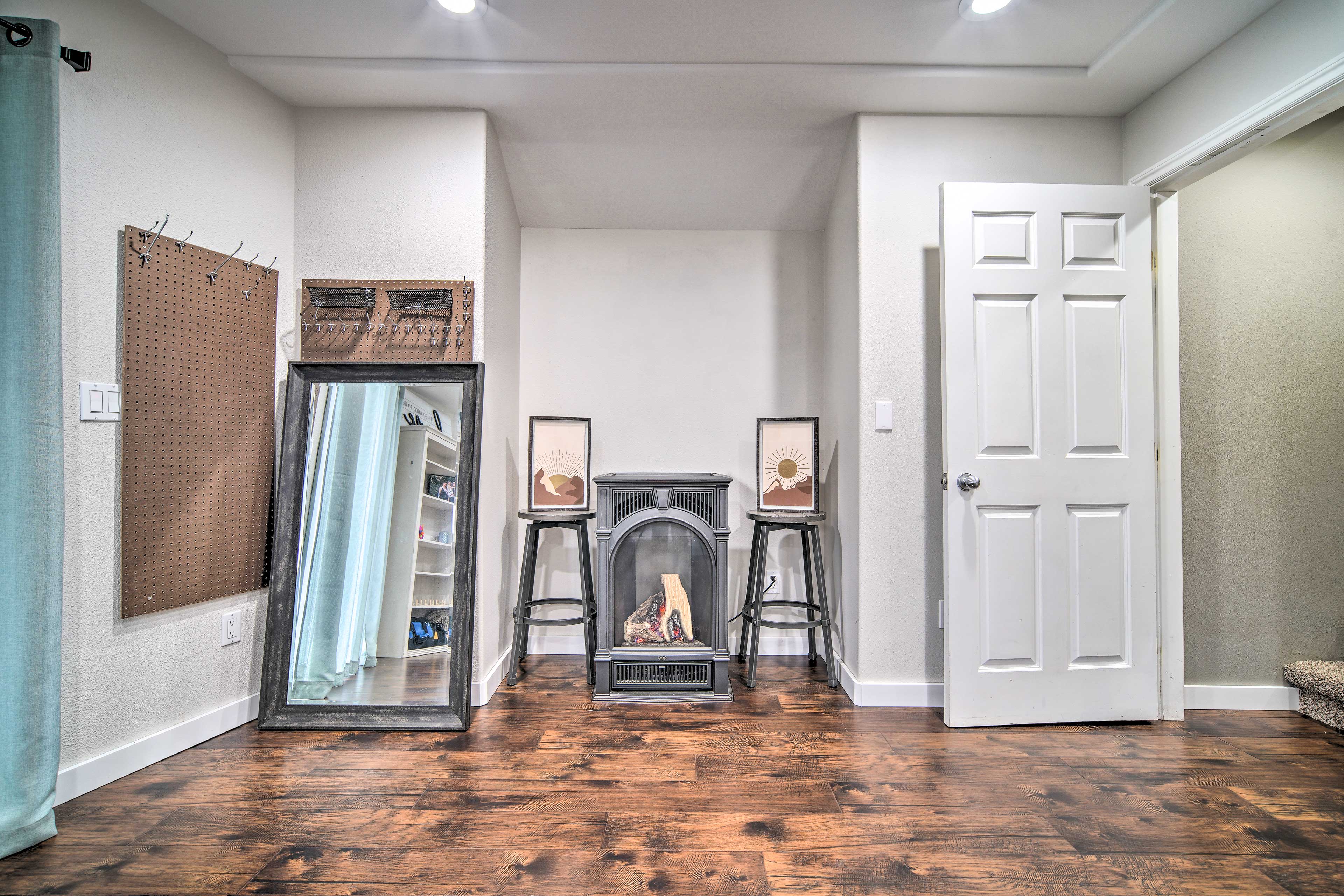 Family Room | Electric Fireplace