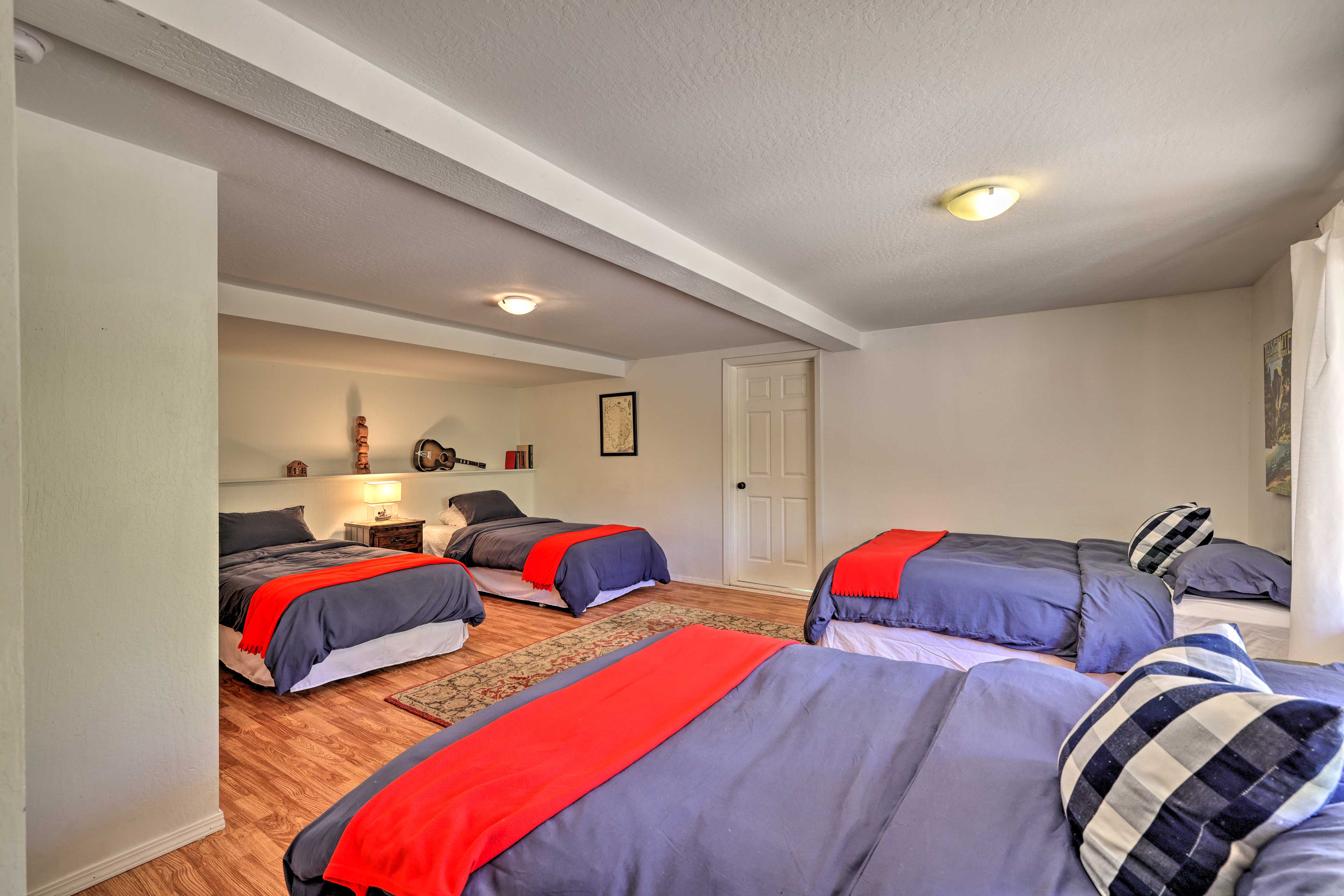 Bedroom 4 | Queen Bed | Full Bed, 2 Twin Beds